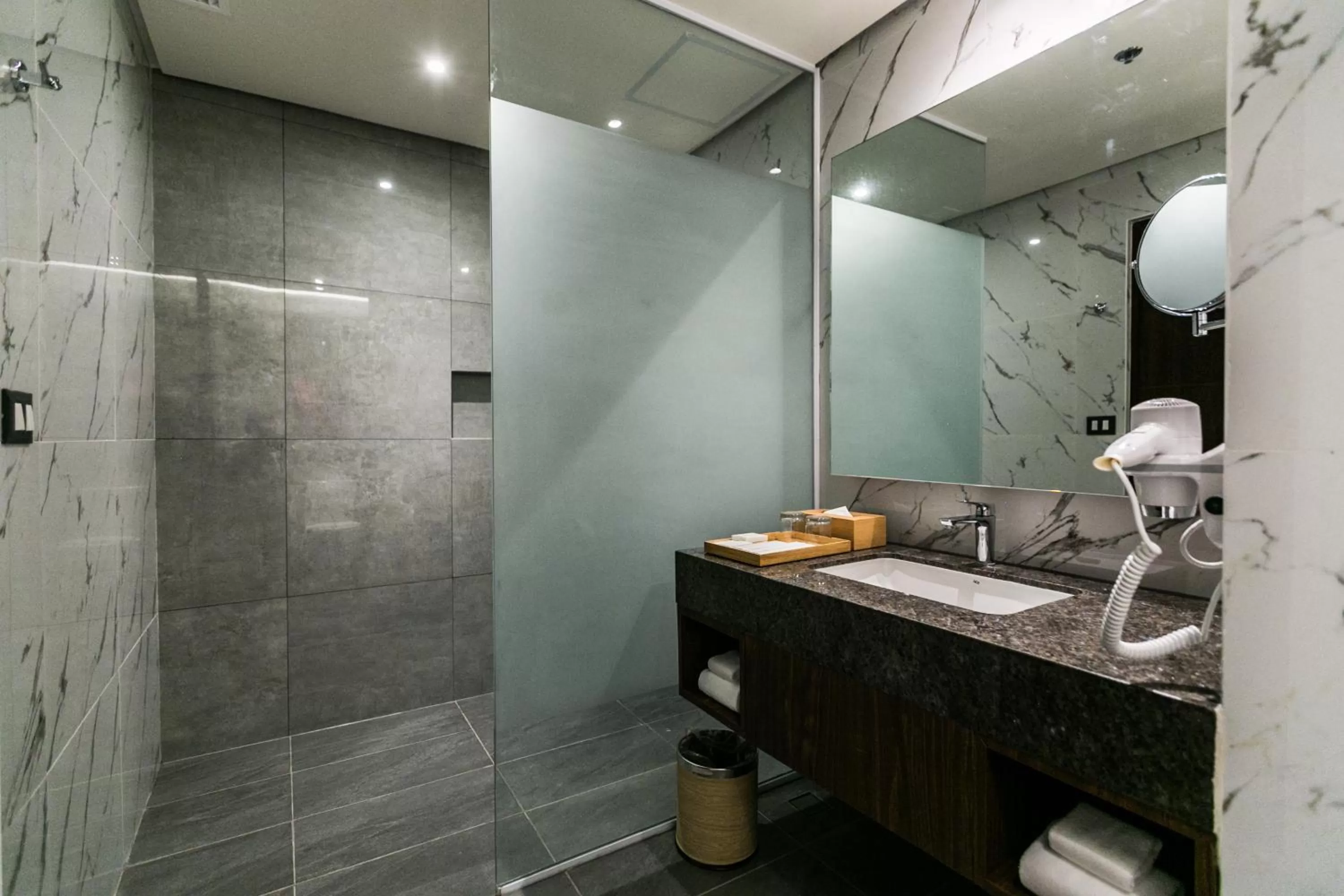 Shower in Grand Summit Hotel General Santos