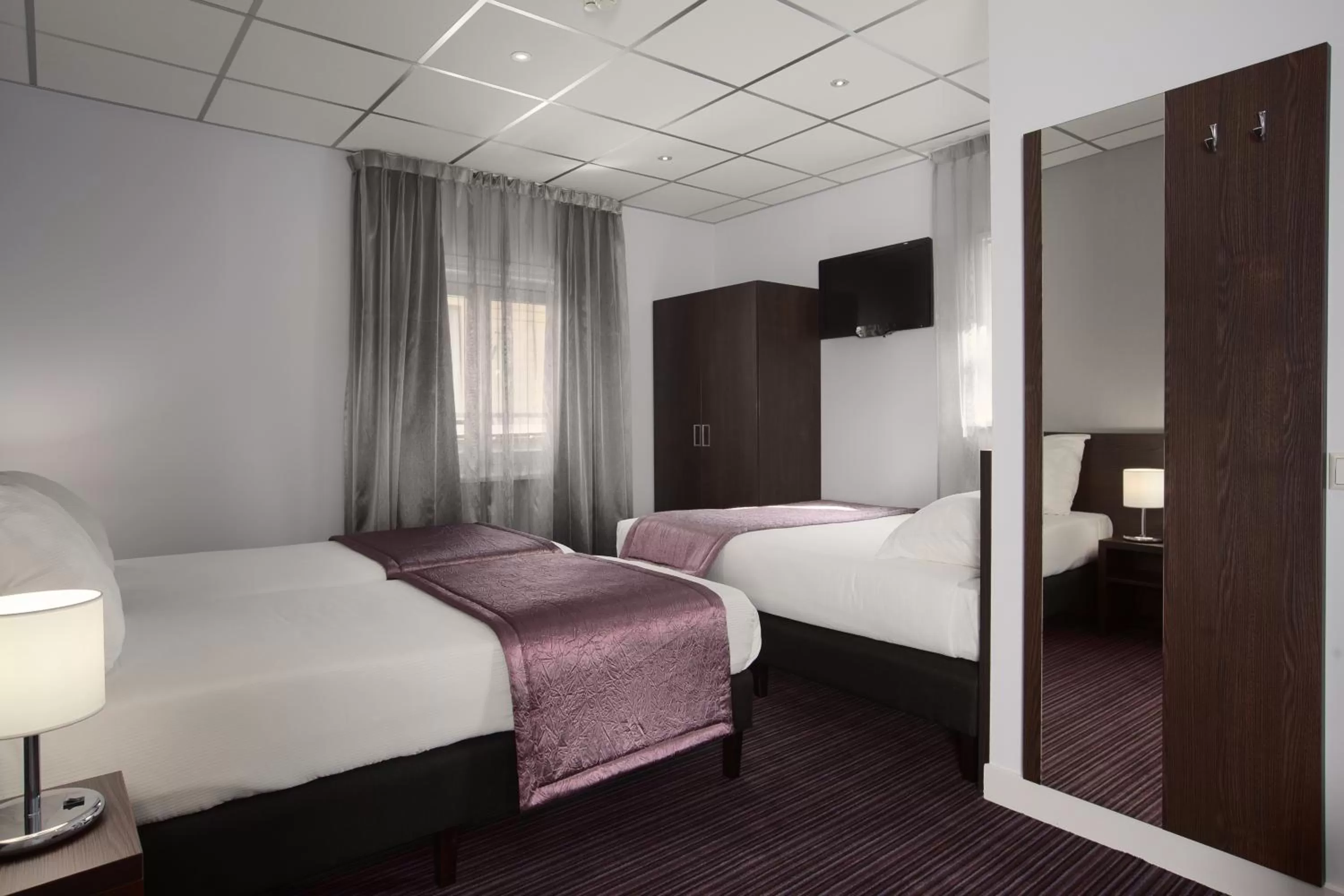 Photo of the whole room, Bed in Hotel Luxer