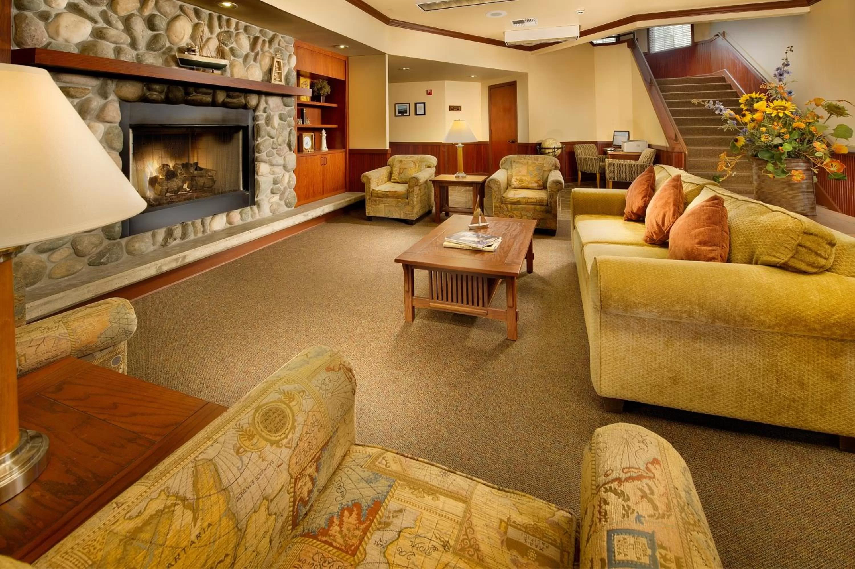 Lobby or reception, Seating Area in Tolovana Inn