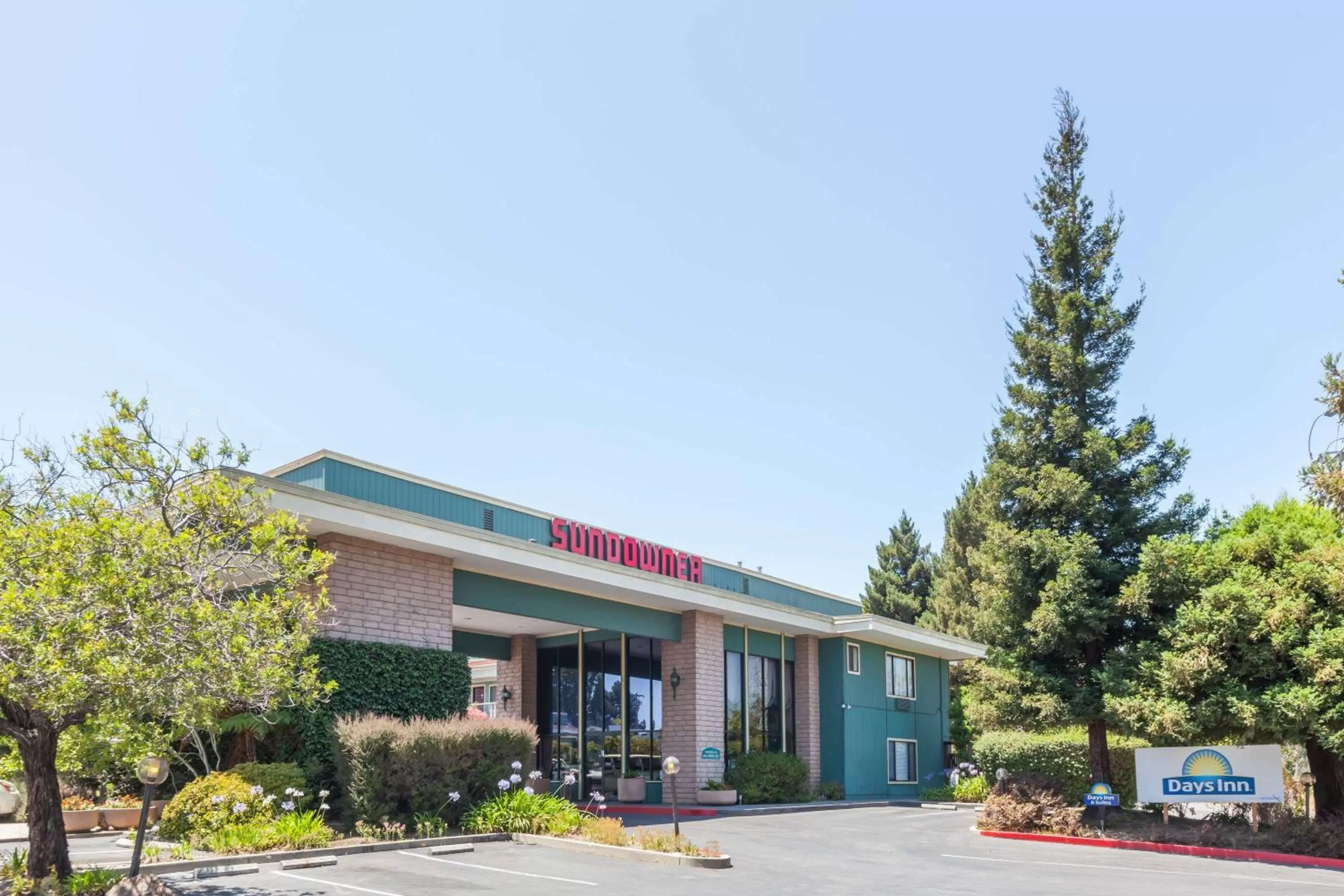 Property building in Days Inn & Suites by Wyndham Sunnyvale