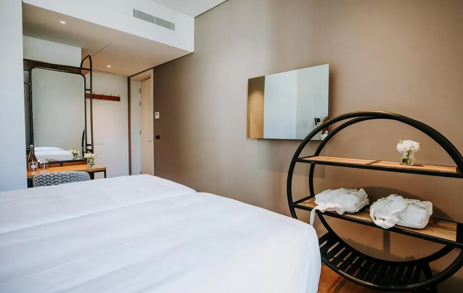 Deluxe Double or Twin Room with French Balcony in Exmo Hotel by Olivia Deluxe Double or Twin Room with French Balcony in Exmo Hotel by Olivia