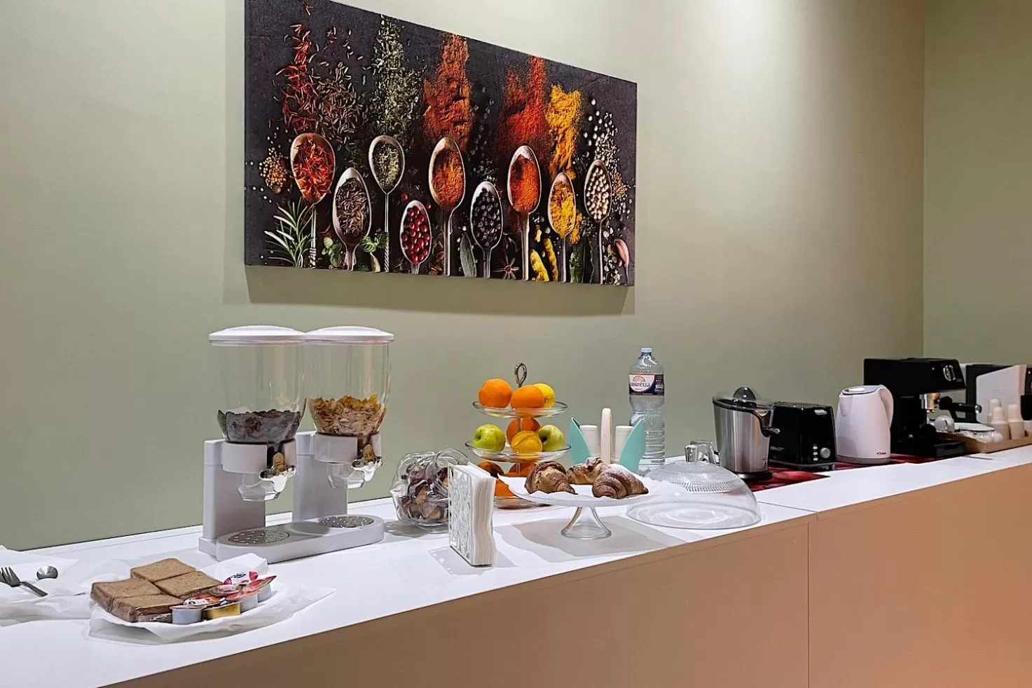 Coffee/tea facilities, Restaurant/Places to Eat in B&B La Nuit