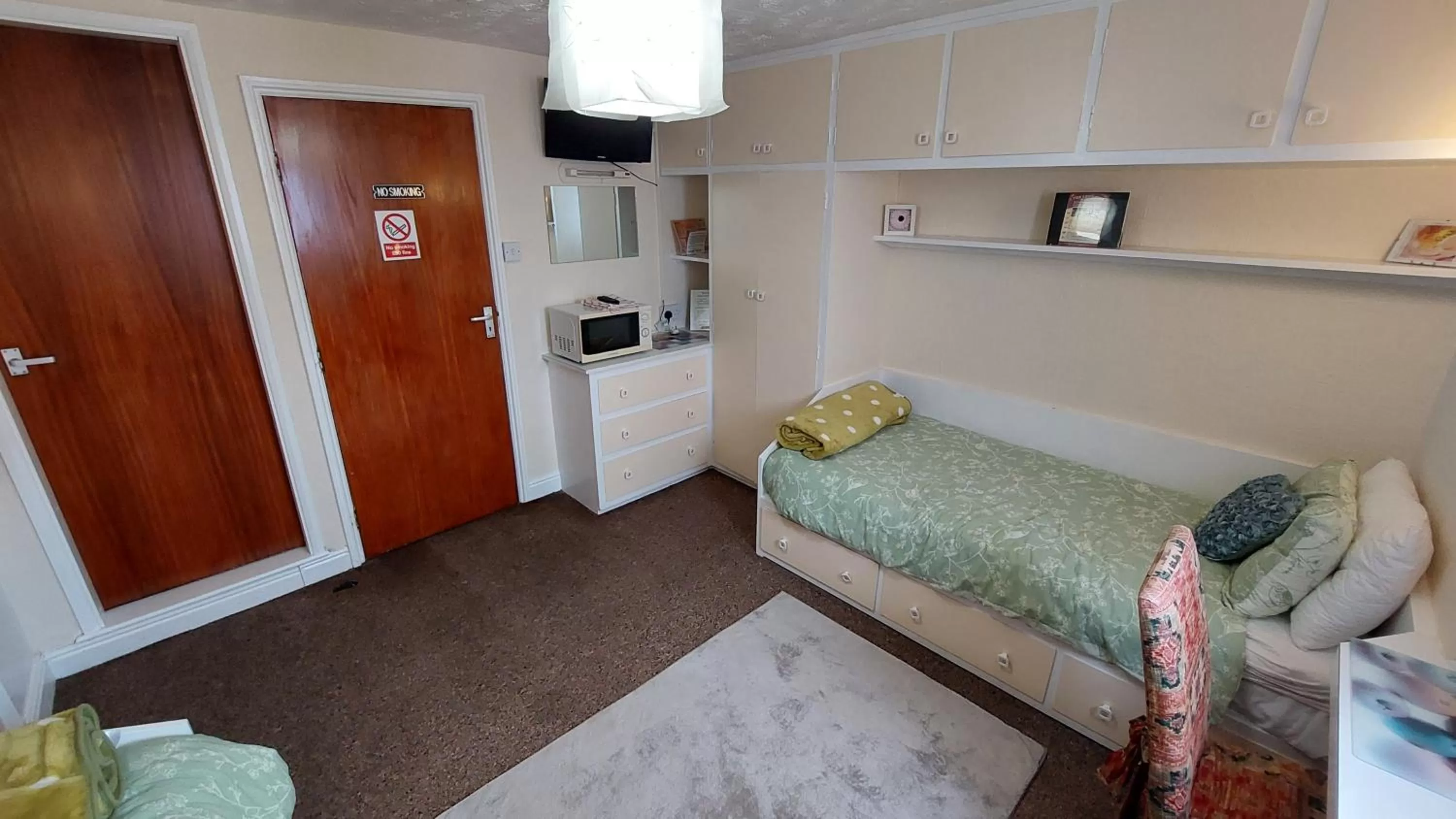 Bed in Tennyson Lodge