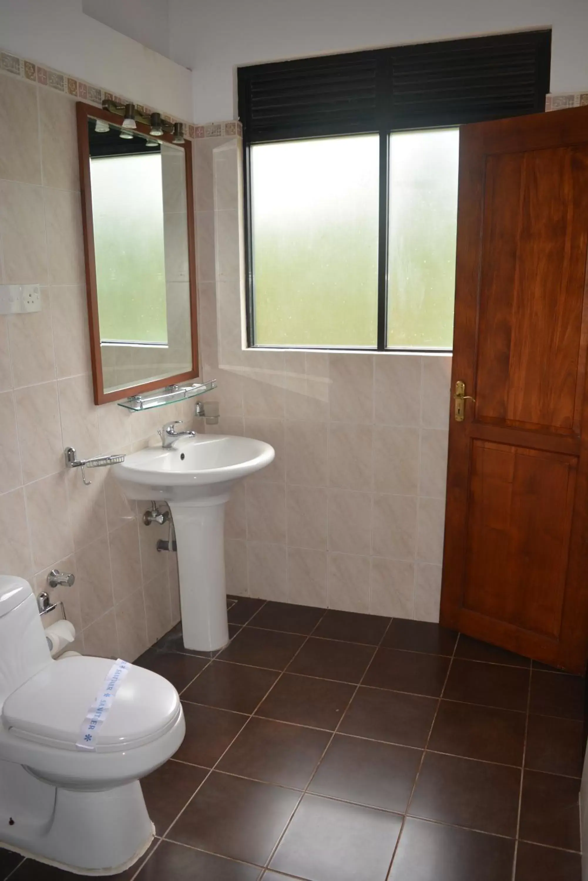 Deluxe Double Room with Balcony - single occupancy in Kandy Highland Unique Hotel Deluxe Double Room with Balcony - single occupancy in Kandy Highland Unique Hotel