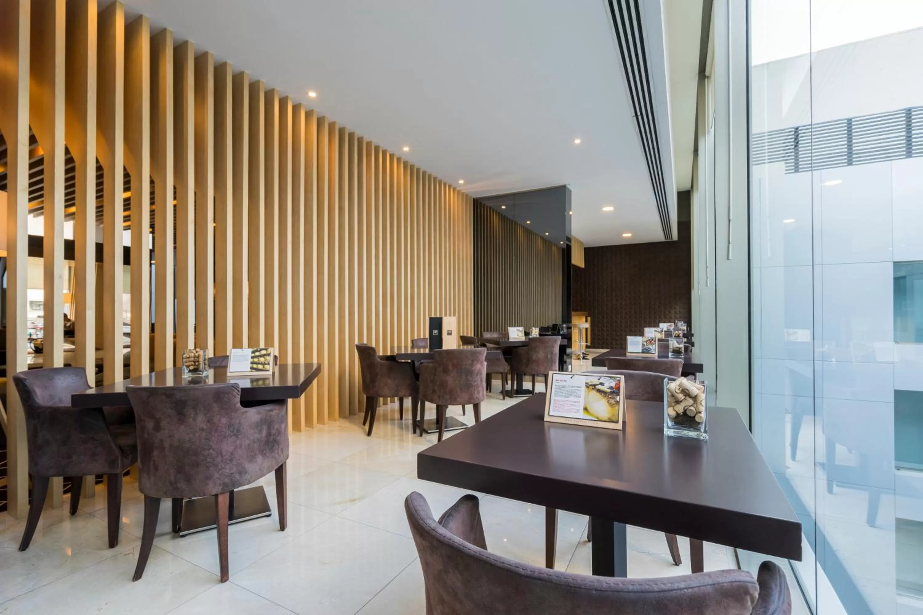 Restaurant/places to eat in HF Fénix Urban