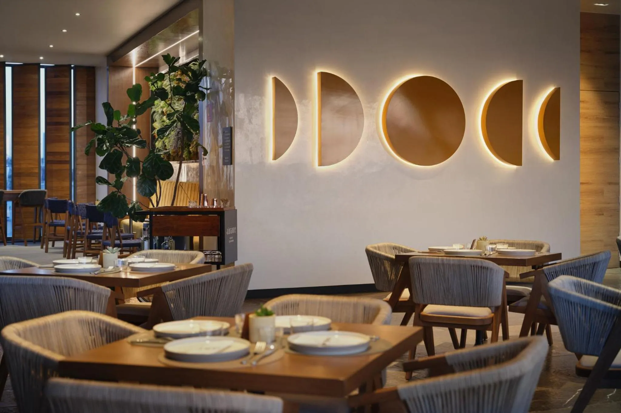 Restaurant/places to eat in voco Guadalajara Neruda by IHG