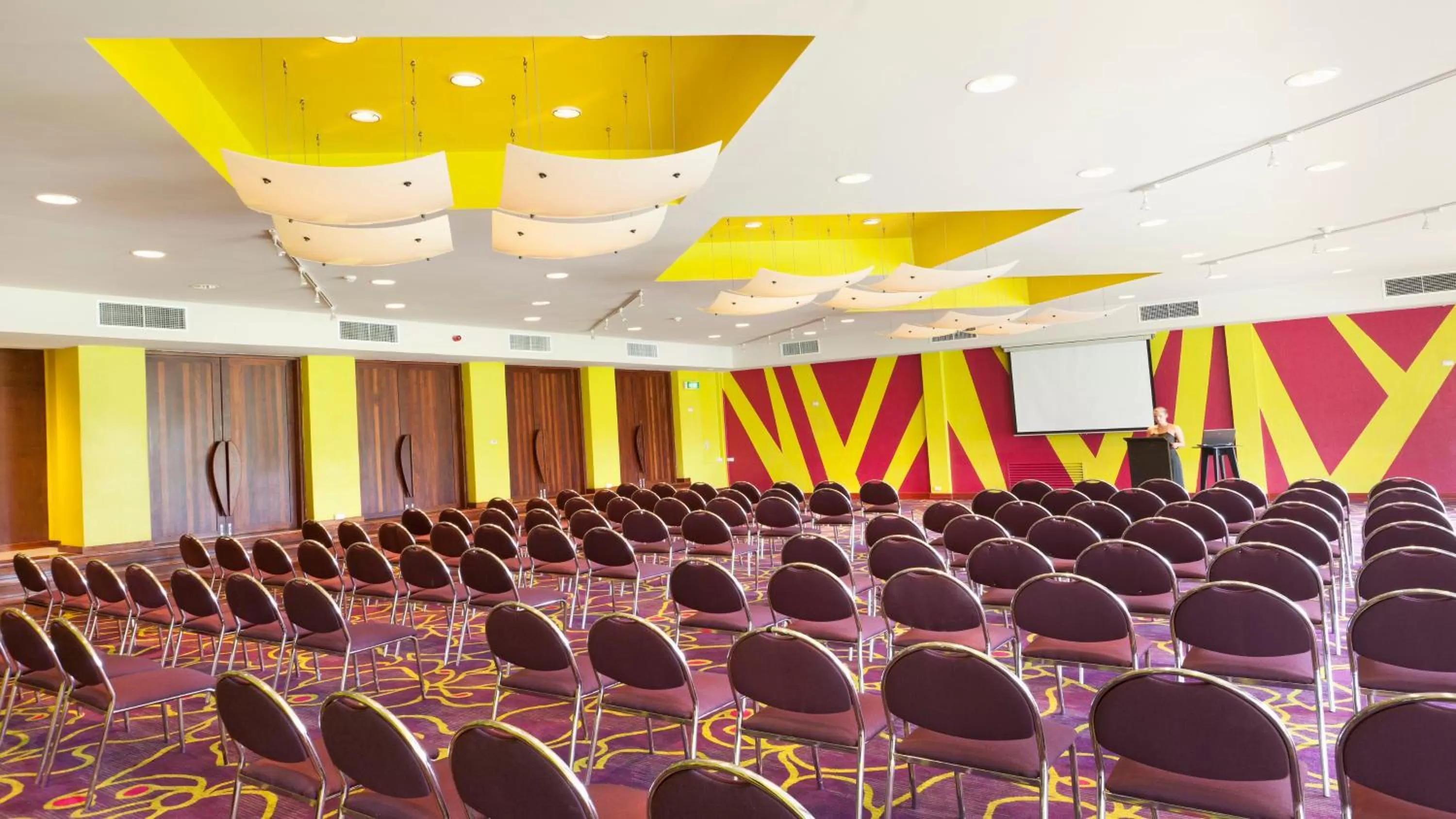 Meeting/conference room in Holiday Inn Resort Vanuatu by IHG