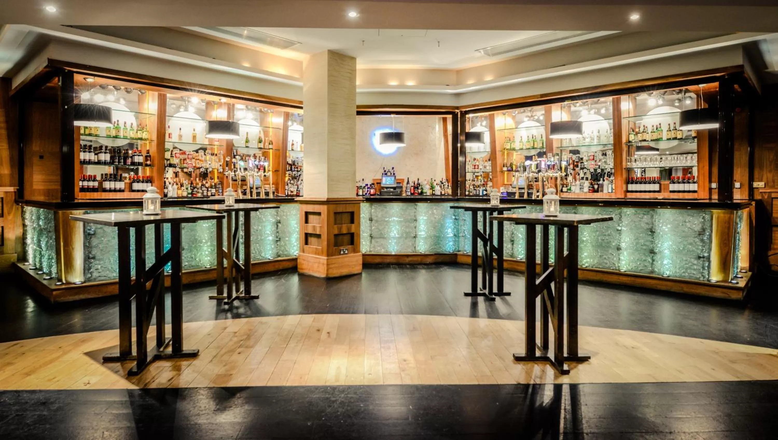 Lounge or bar in Osprey Hotel