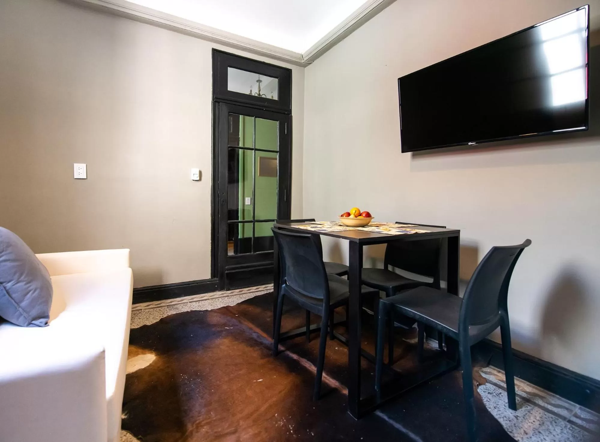 Communal lounge/ TV room in Maison Ramón