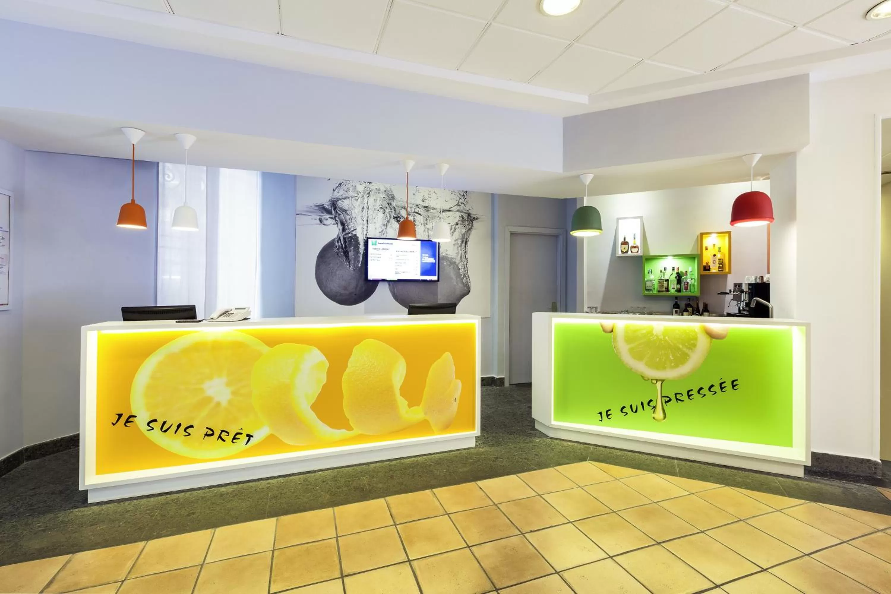 Lobby or reception in Ibis Styles Napoli Garibaldi