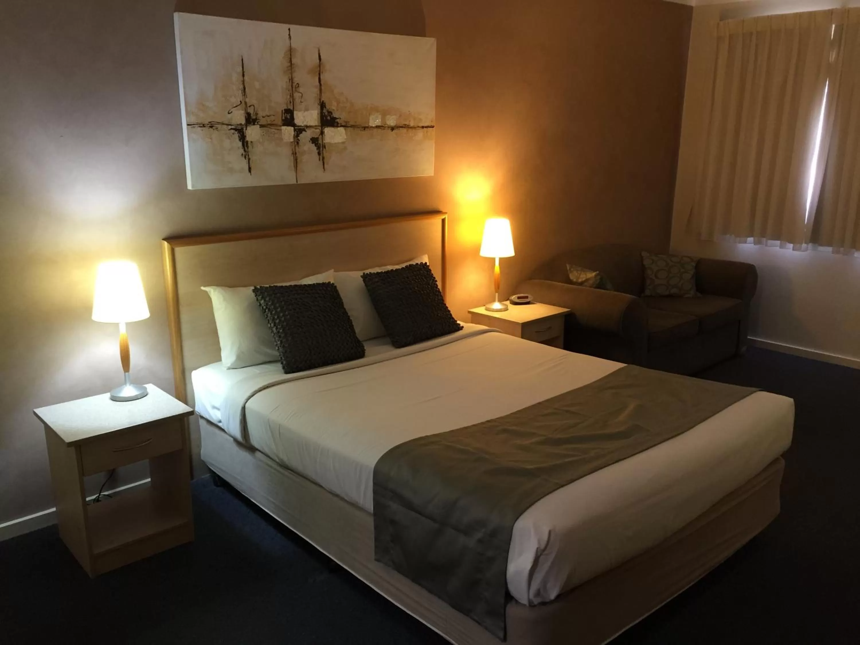 Photo of the whole room, Bed in Golf Links Motel