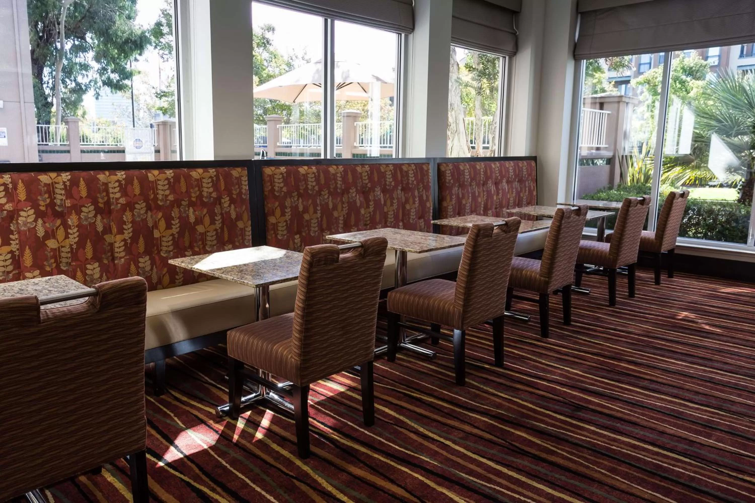 Restaurant/places to eat in Hilton Garden Inn San Mateo