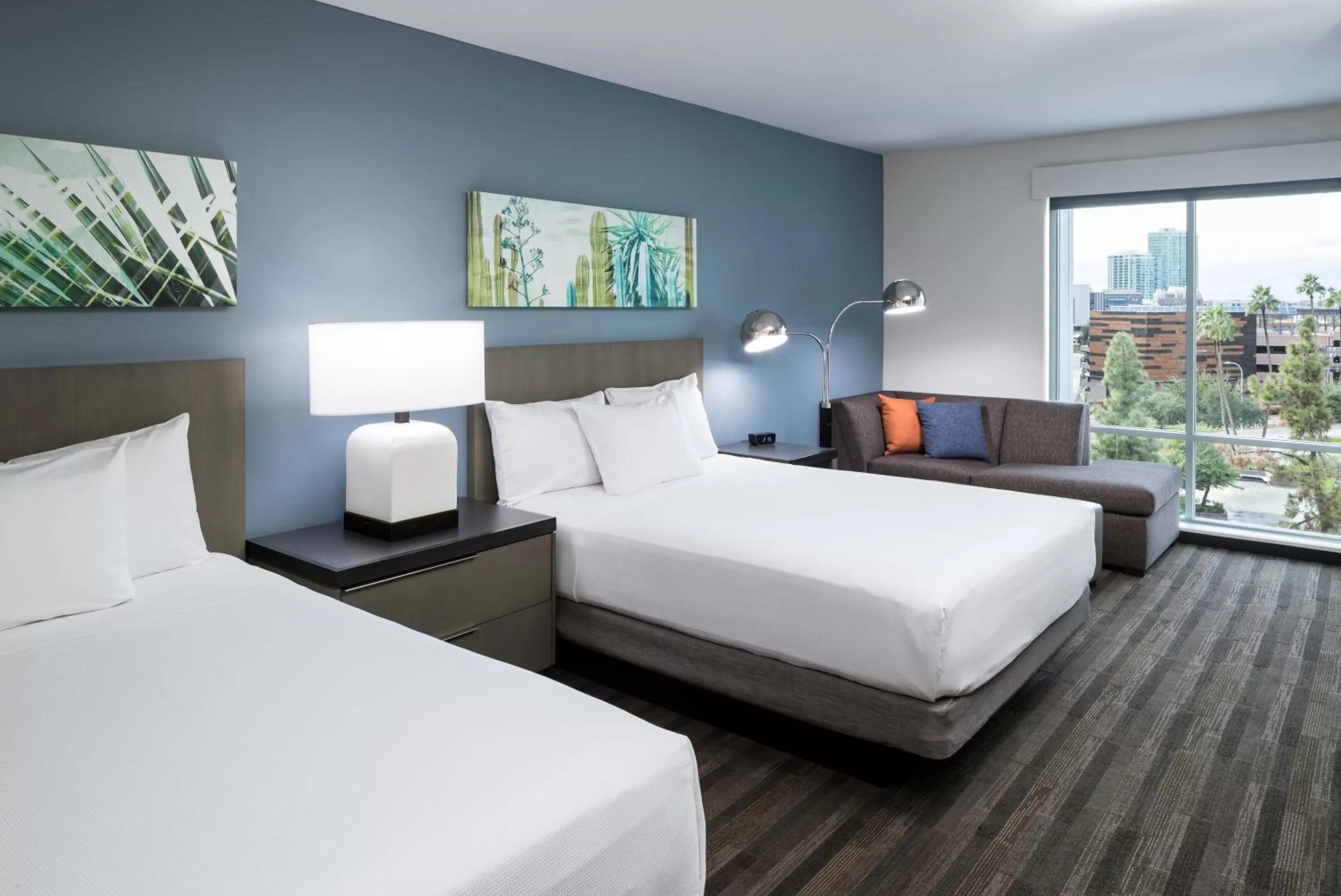 Photo of the whole room, Bed in Hyatt House Tempe Phoenix University