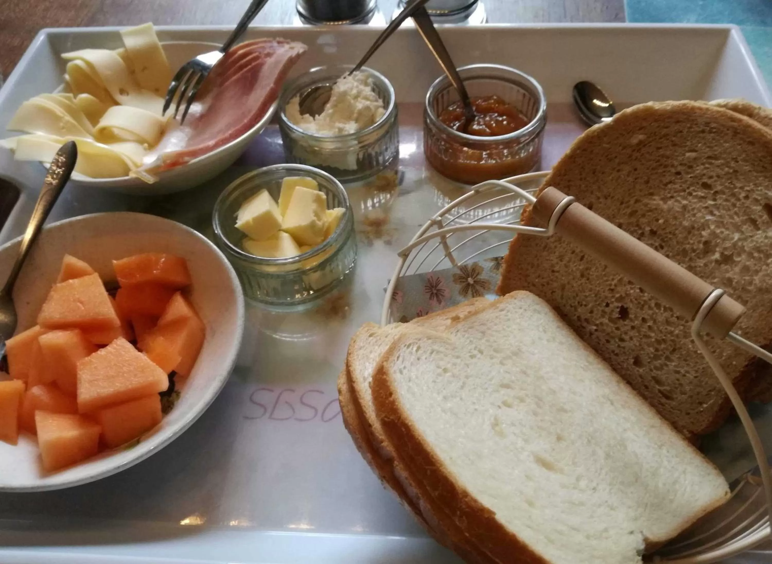 Continental breakfast in B and B Comme chez soi