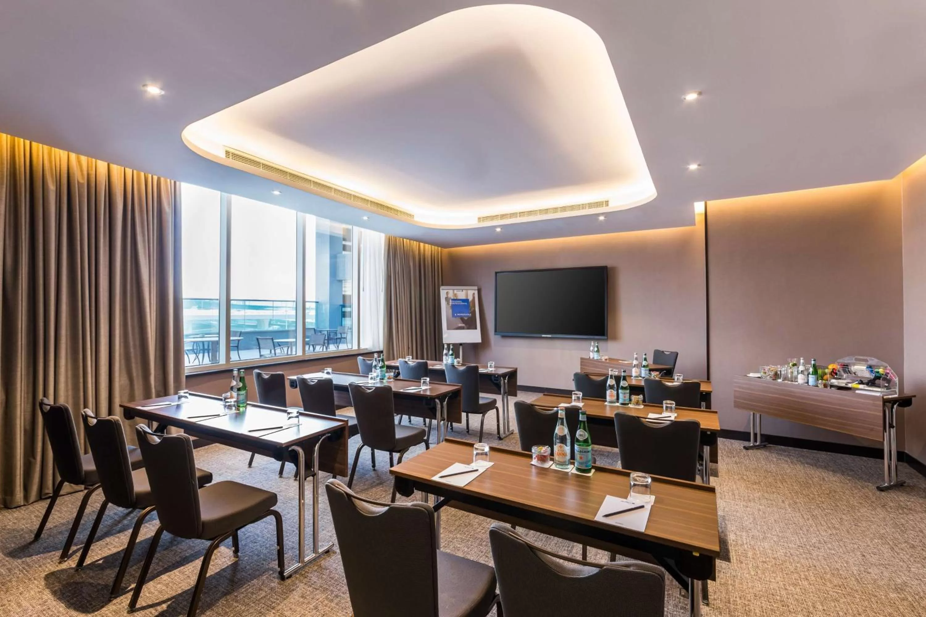 Business facilities in Radisson Blu Hotel, Dubai Canal View