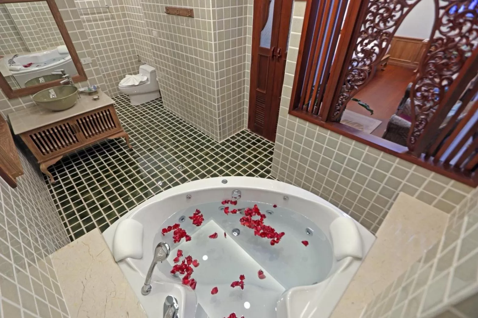 Bathroom in Rich Garden House Hotel