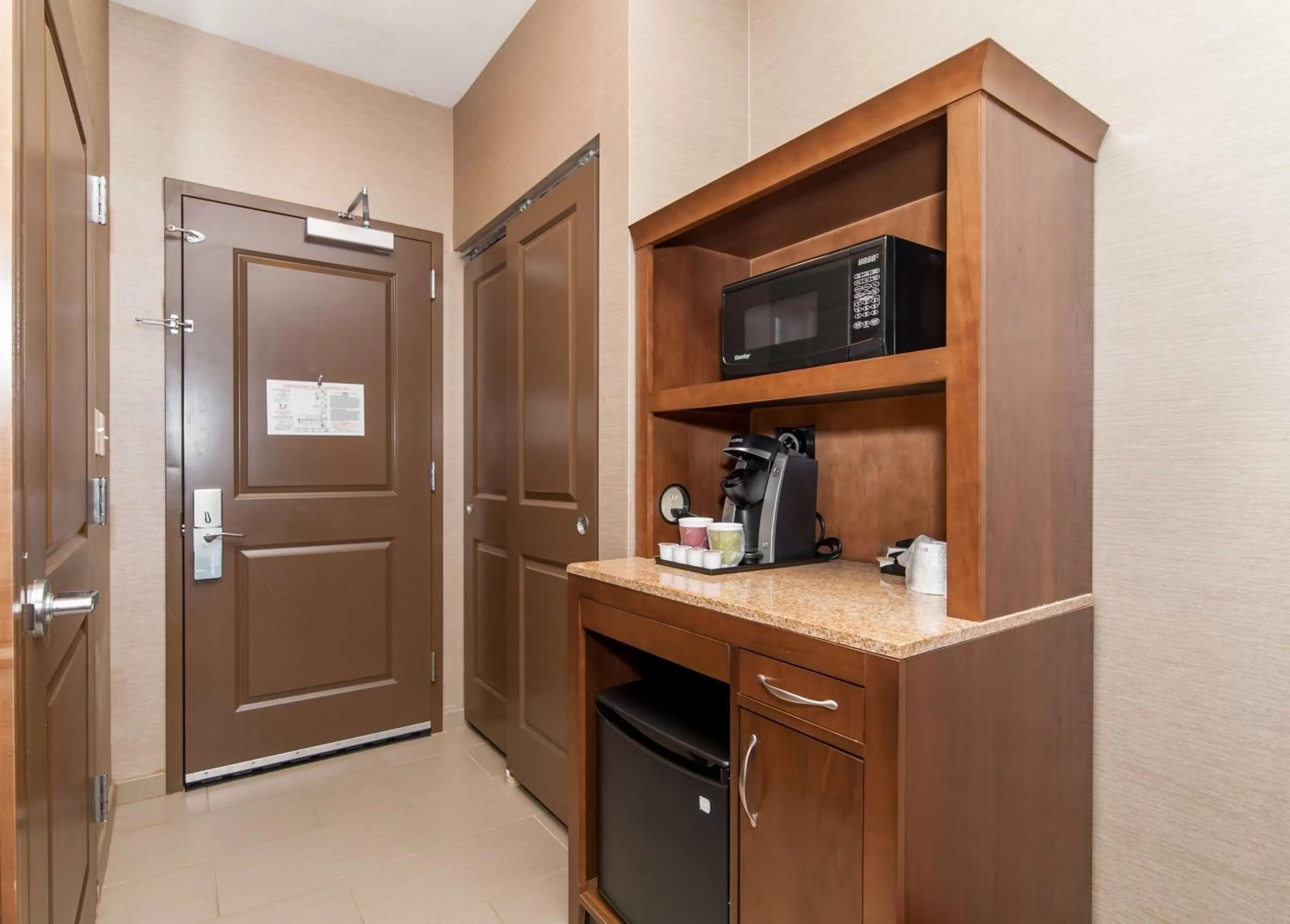 Kitchen or kitchenette in Hilton Garden Inn Closest Foxwoods