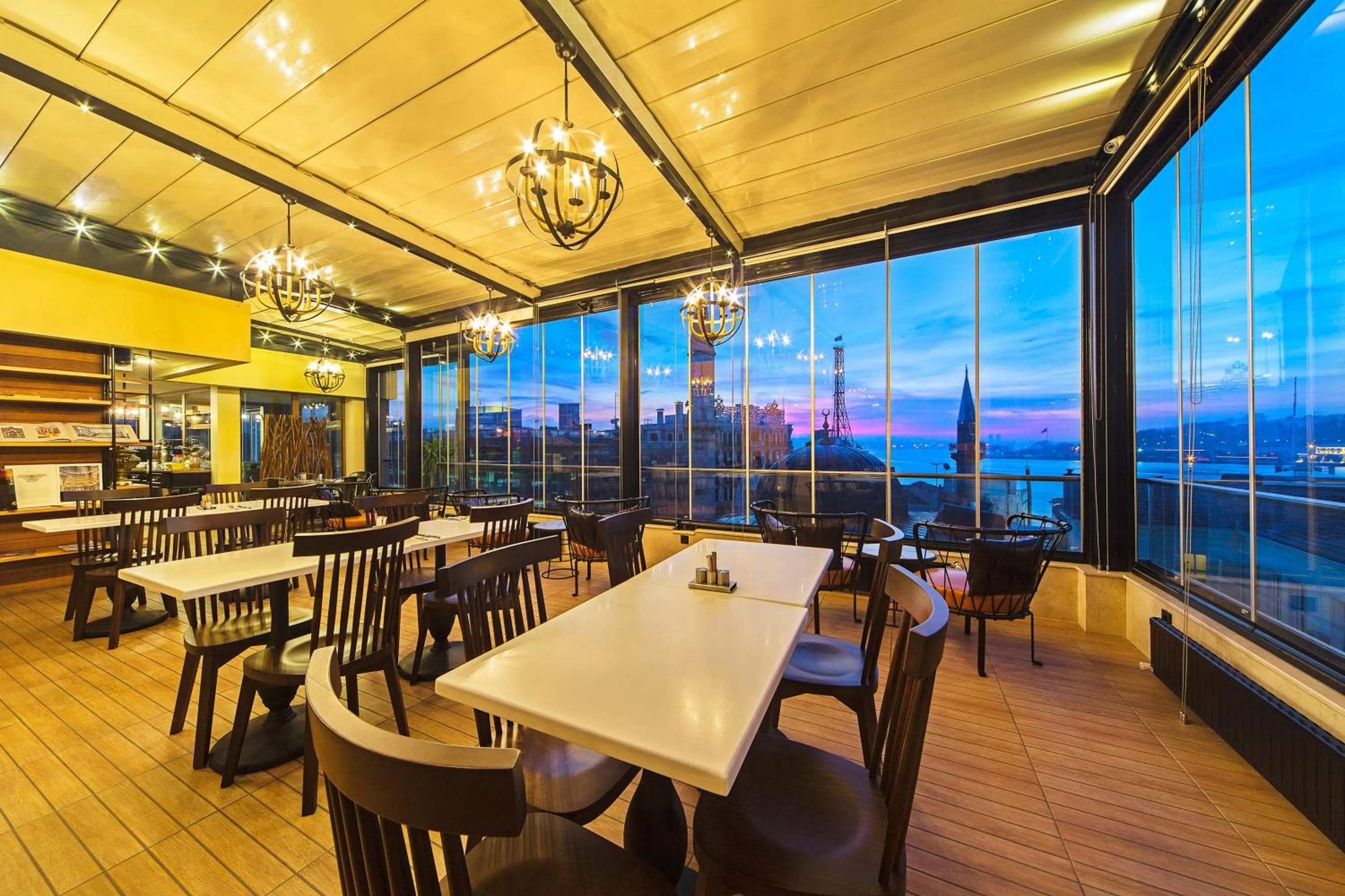 Restaurant/places to eat in Ada Karakoy Hotel - Special Category