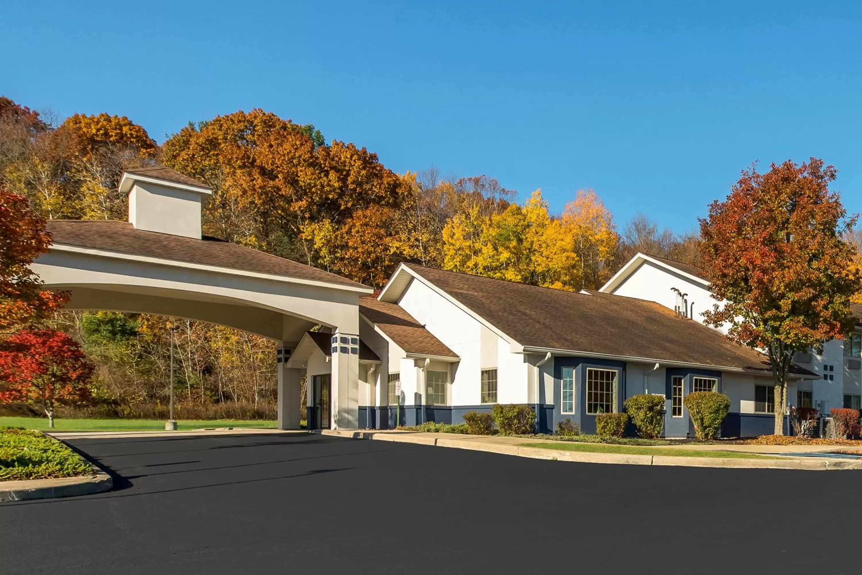 Property building in SureStay Plus Hotel by Best Western Highland Poughkeepsie