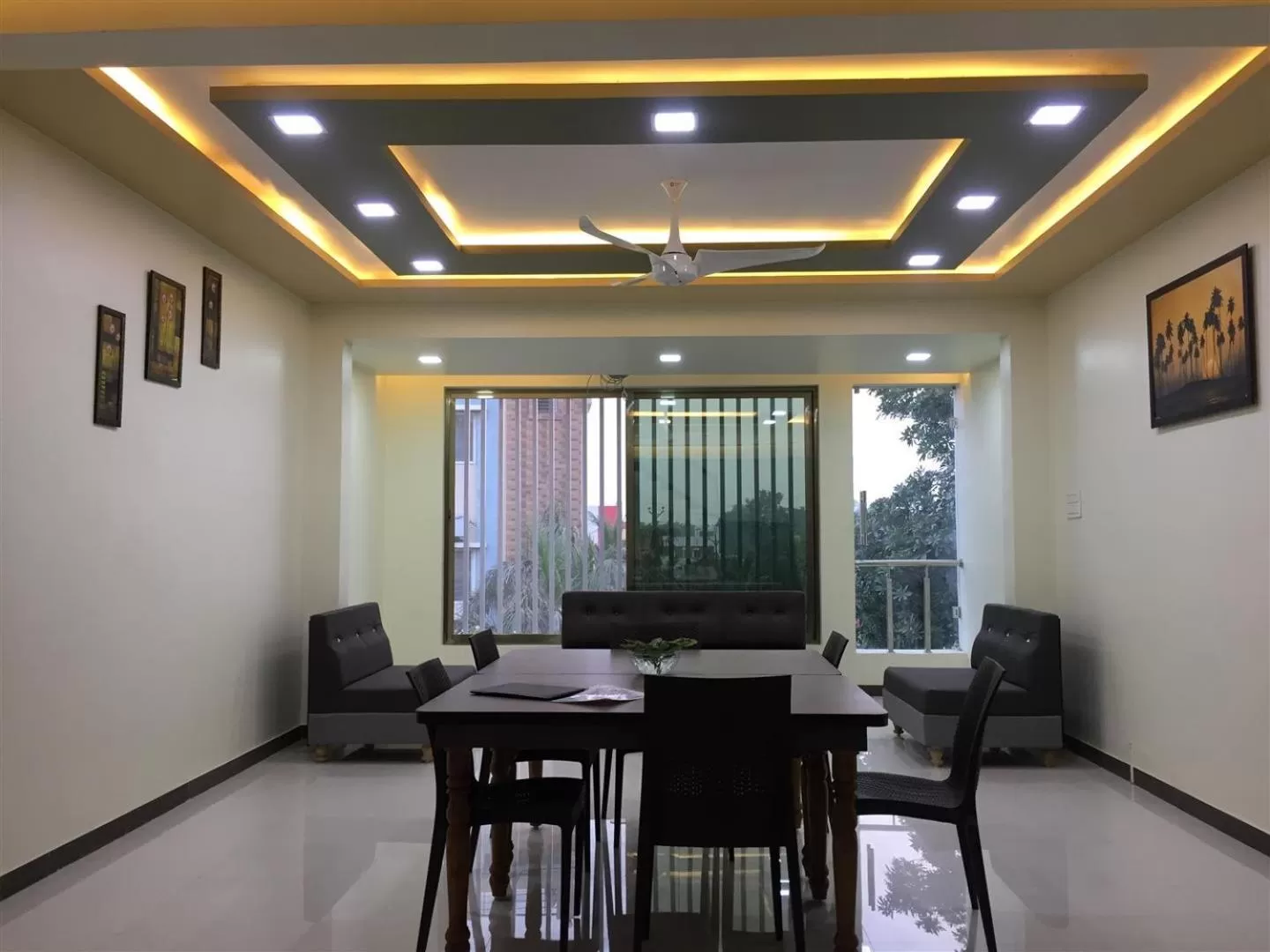 Dining area in Hotel Shri Sharanam