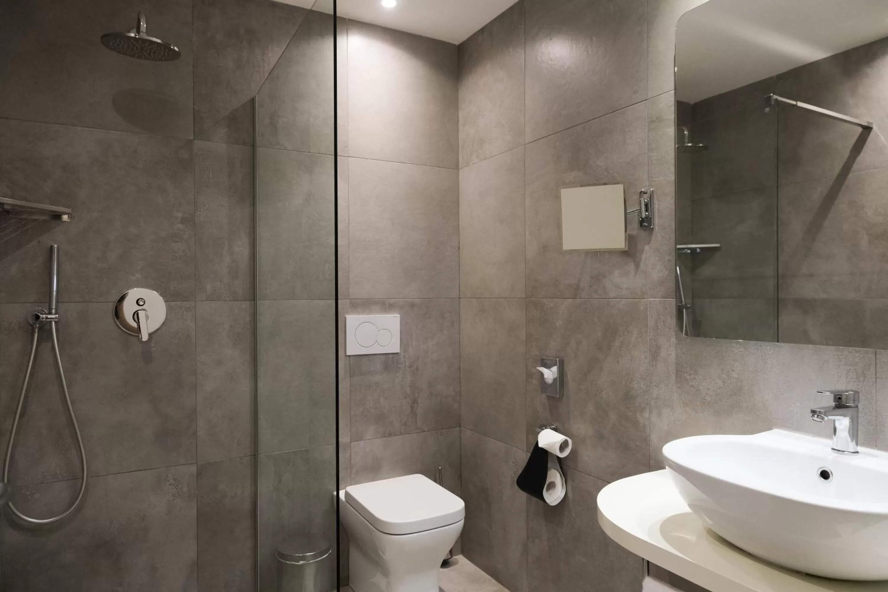 Shower in Hotel Globo