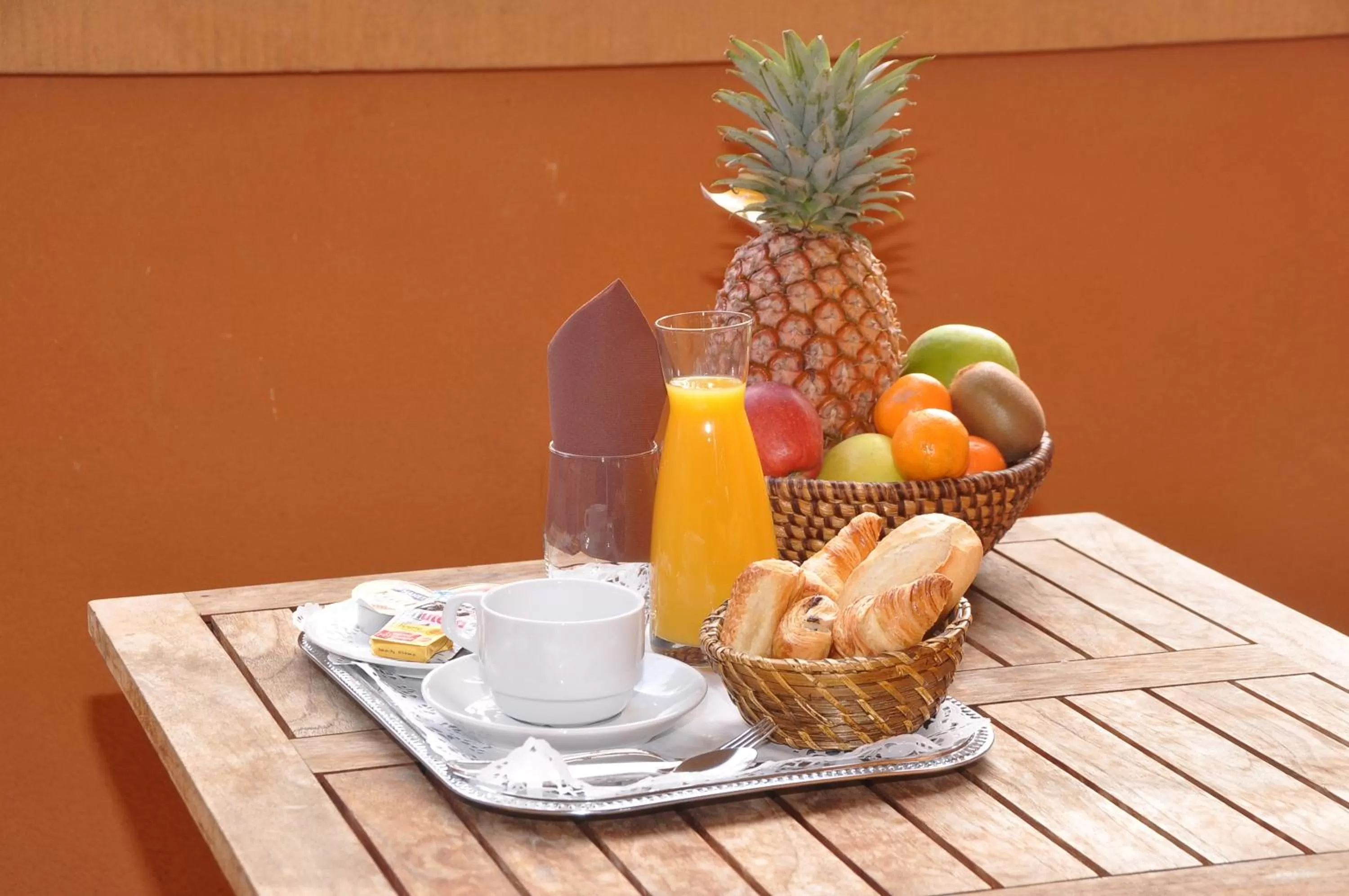 Food in Appart Hotel Lou Castelet