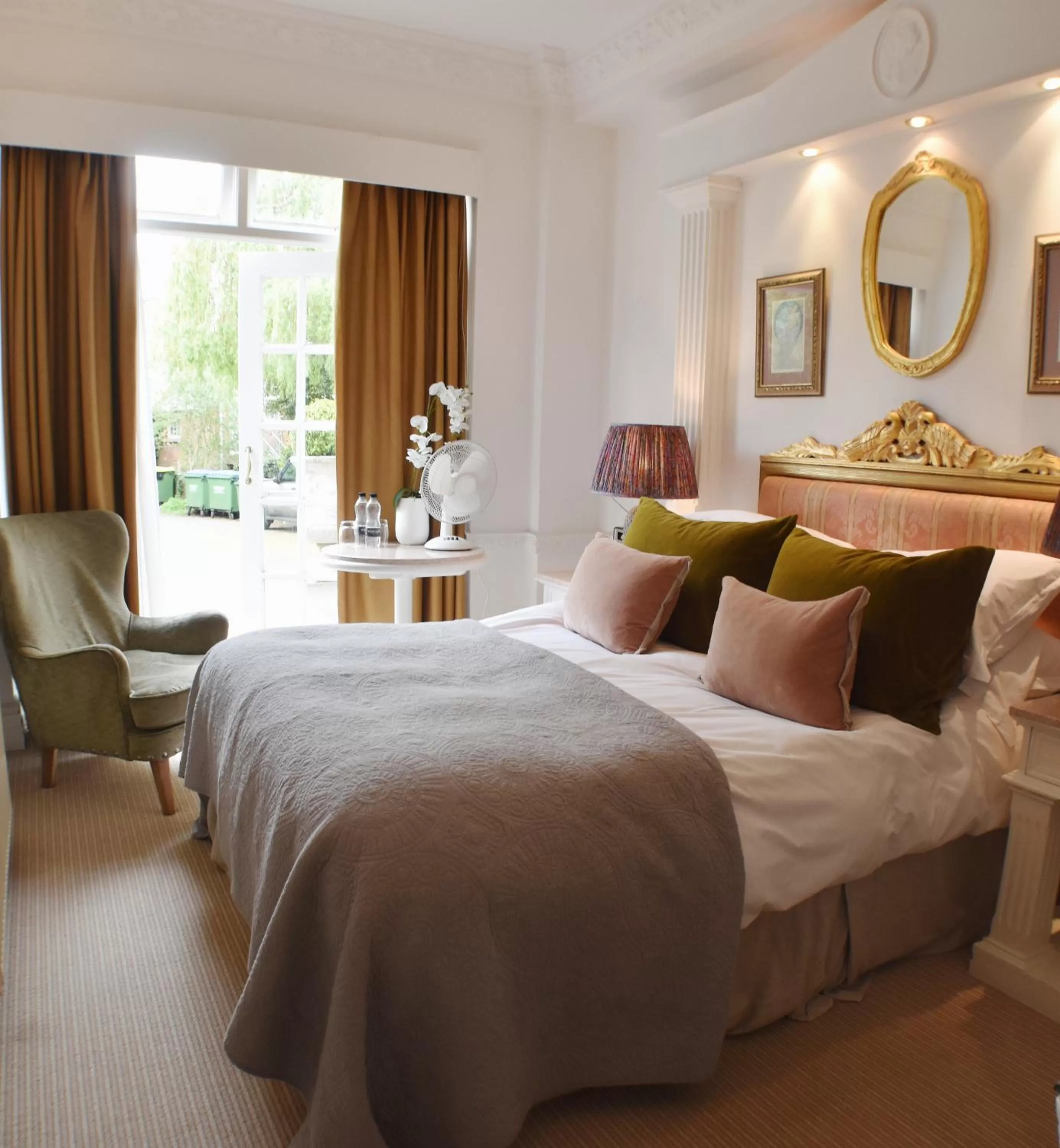 Bed in The Lookout Rye