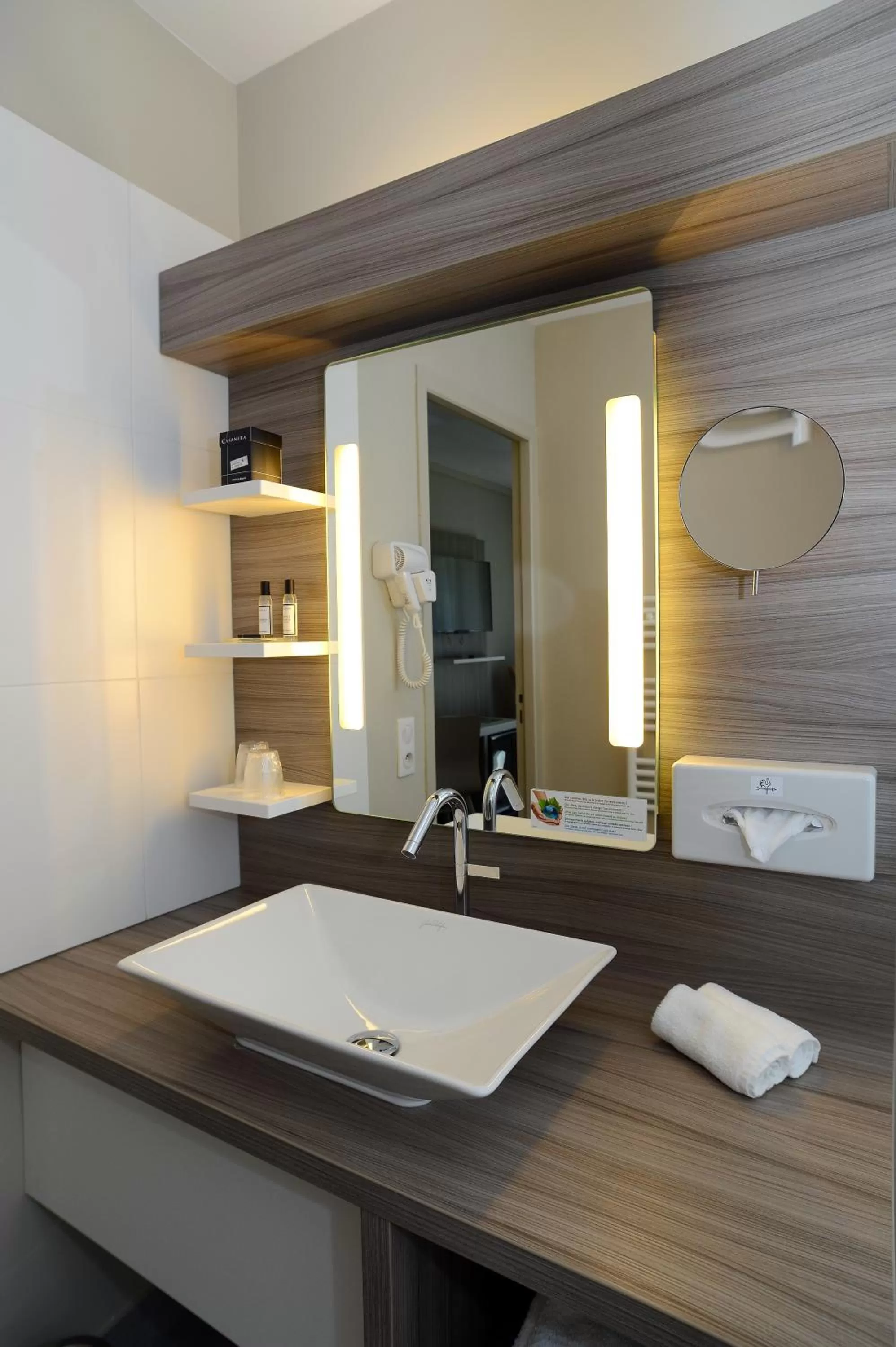 Bathroom in Clos St Eloi, The Originals Relais (Relais du Silence)