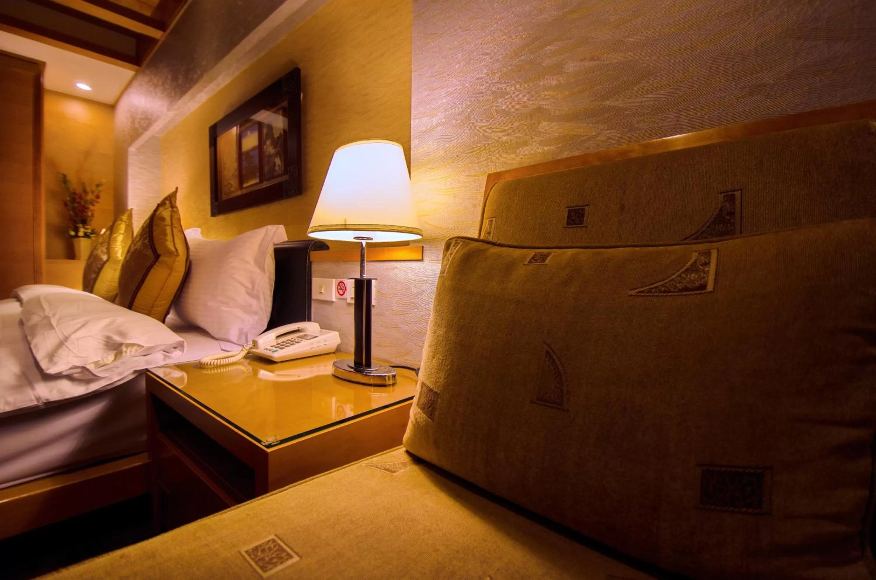 Bedroom, Bed in Waikoloa Hotel