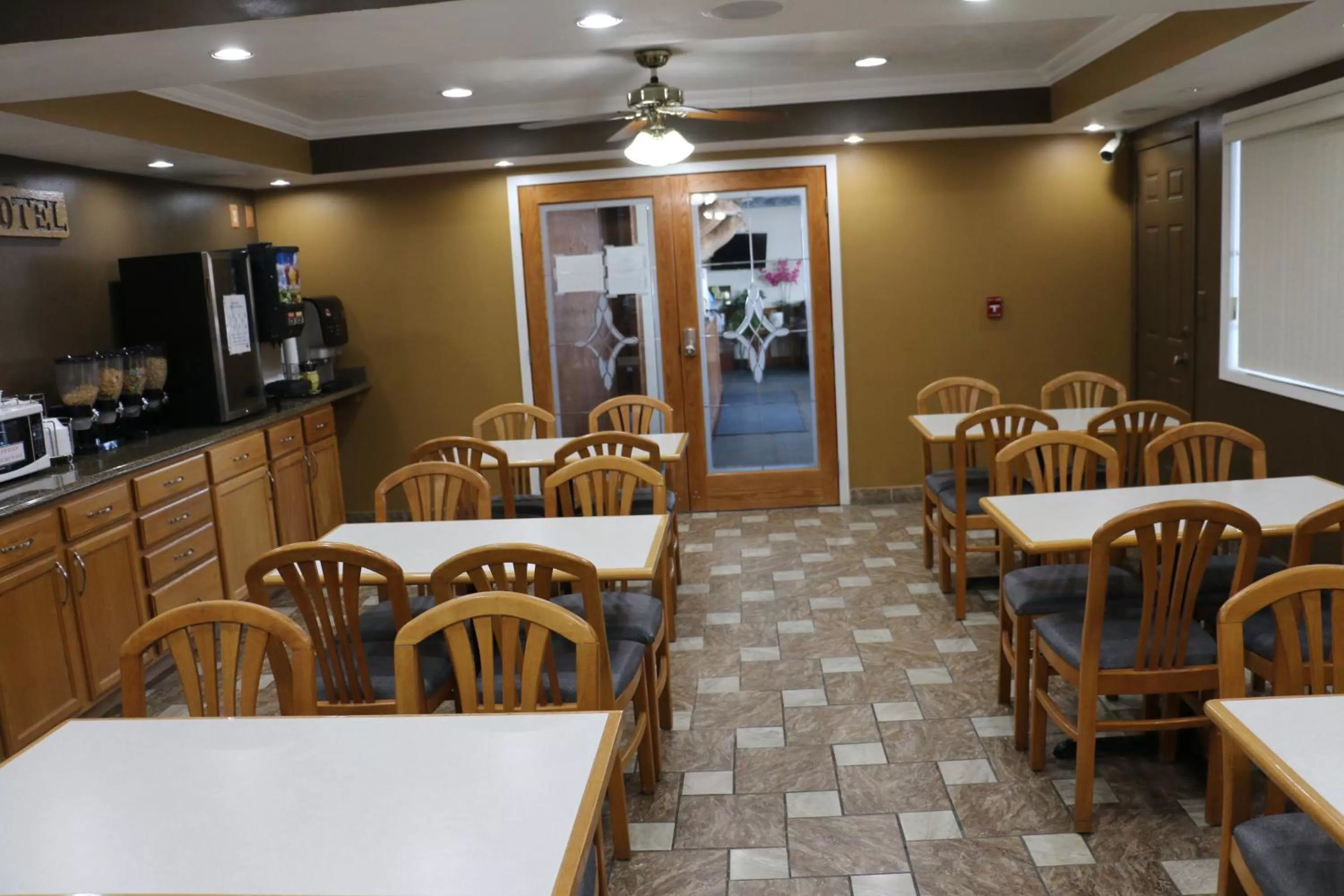 Breakfast in Amber Inn