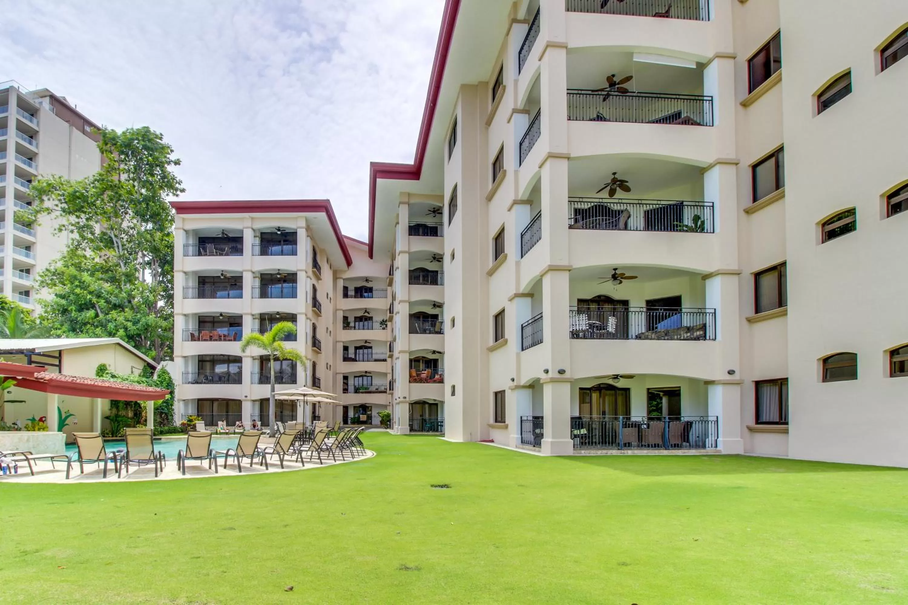 Property Building in Tres Regalos 303N