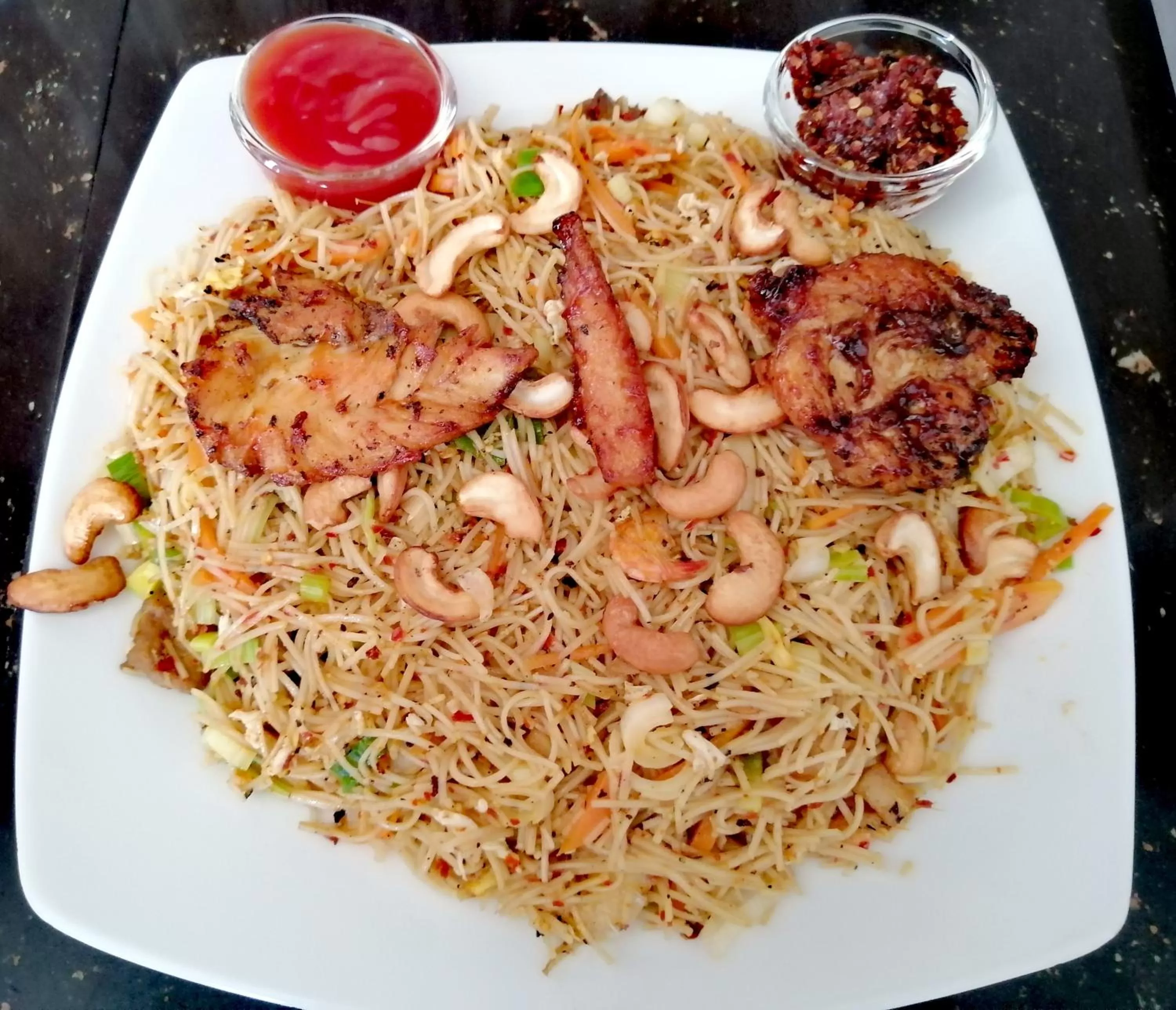 Le Petit Hotel & Restaurant