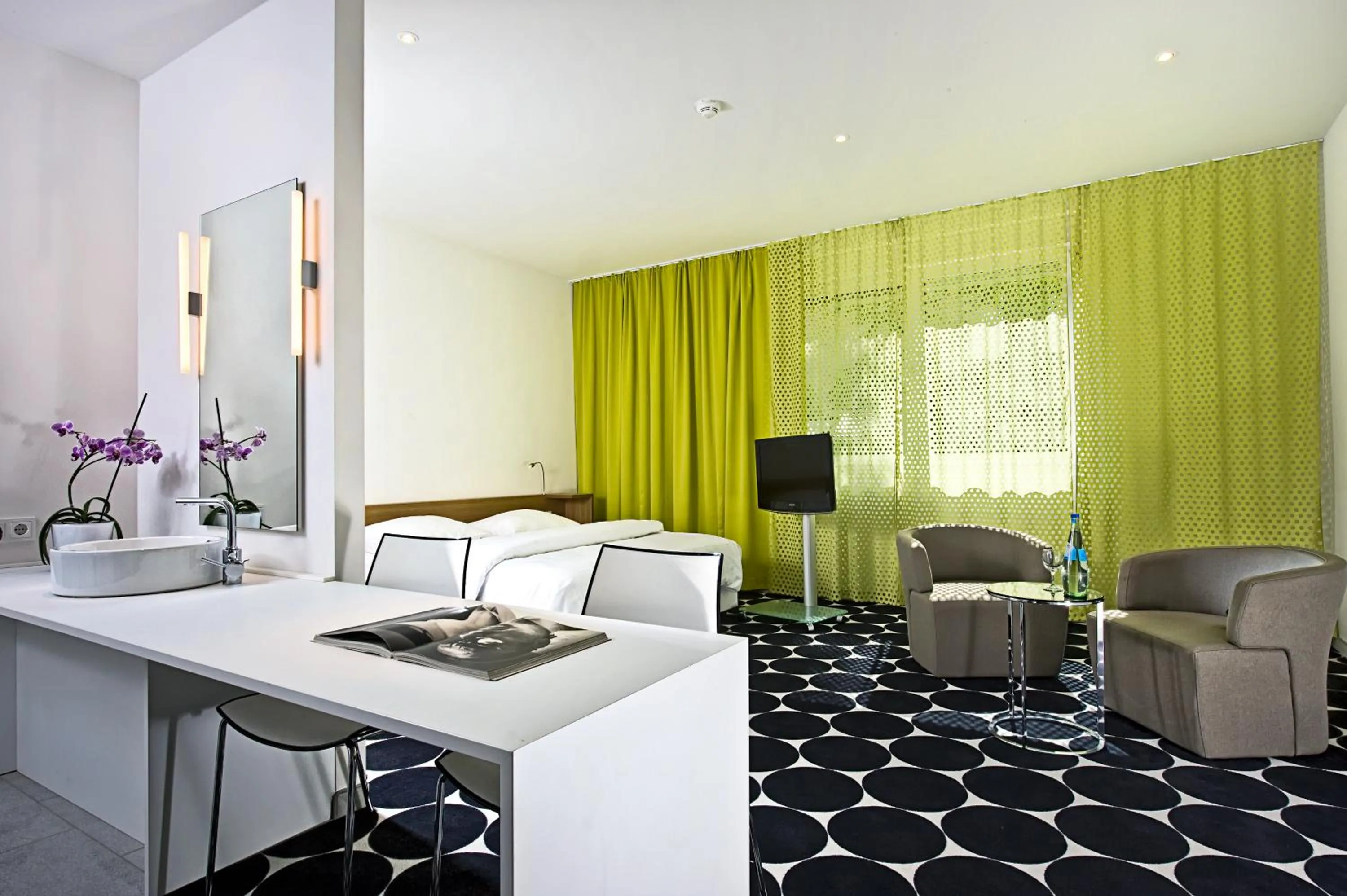 Photo of the whole room in Tryp by Wyndham Frankfurt