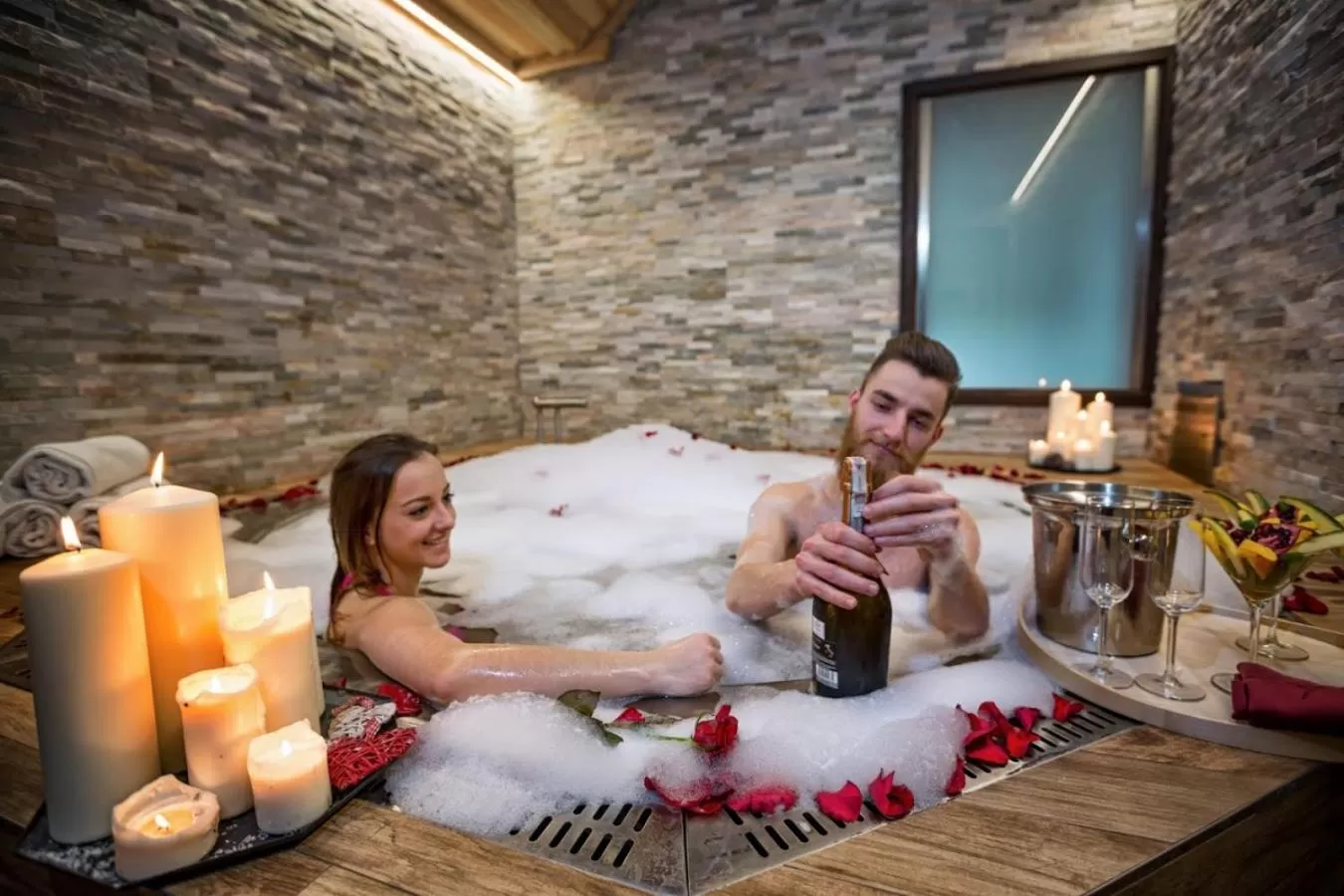 Hot Spring Bath, Bed in Hotel & Spa **** Kasztel Uniejów