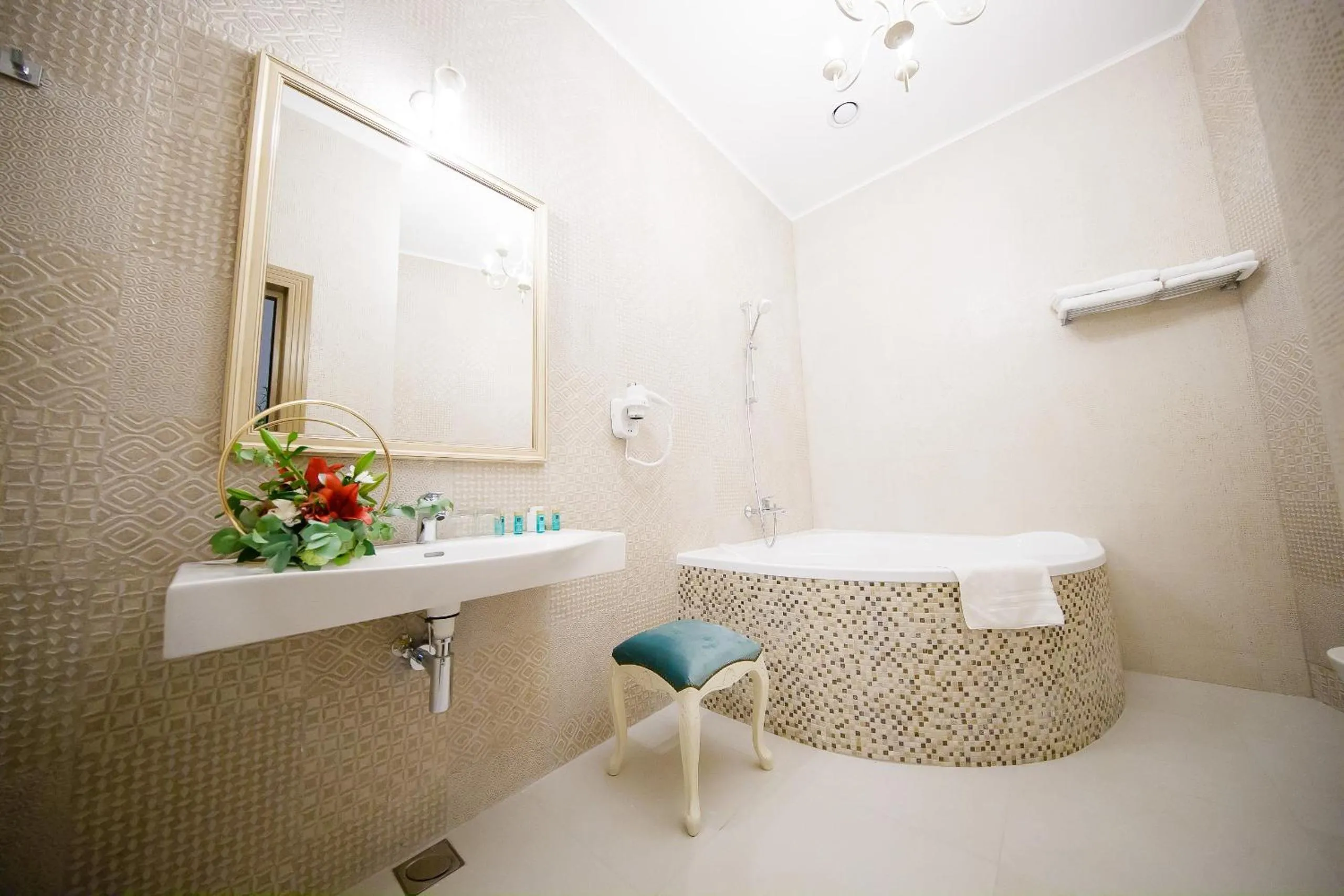 Bathroom in Grand Hotel Traian