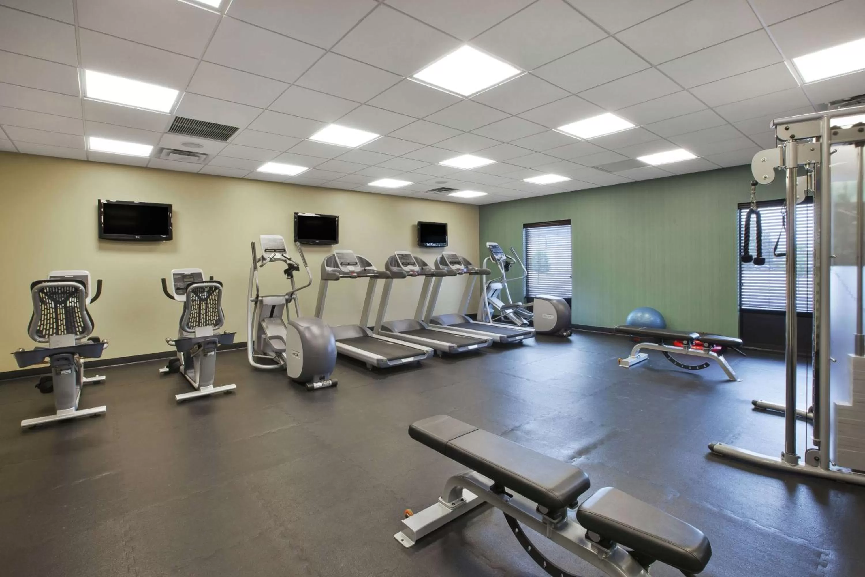 Fitness centre/facilities in Hampton Inn Brockport
