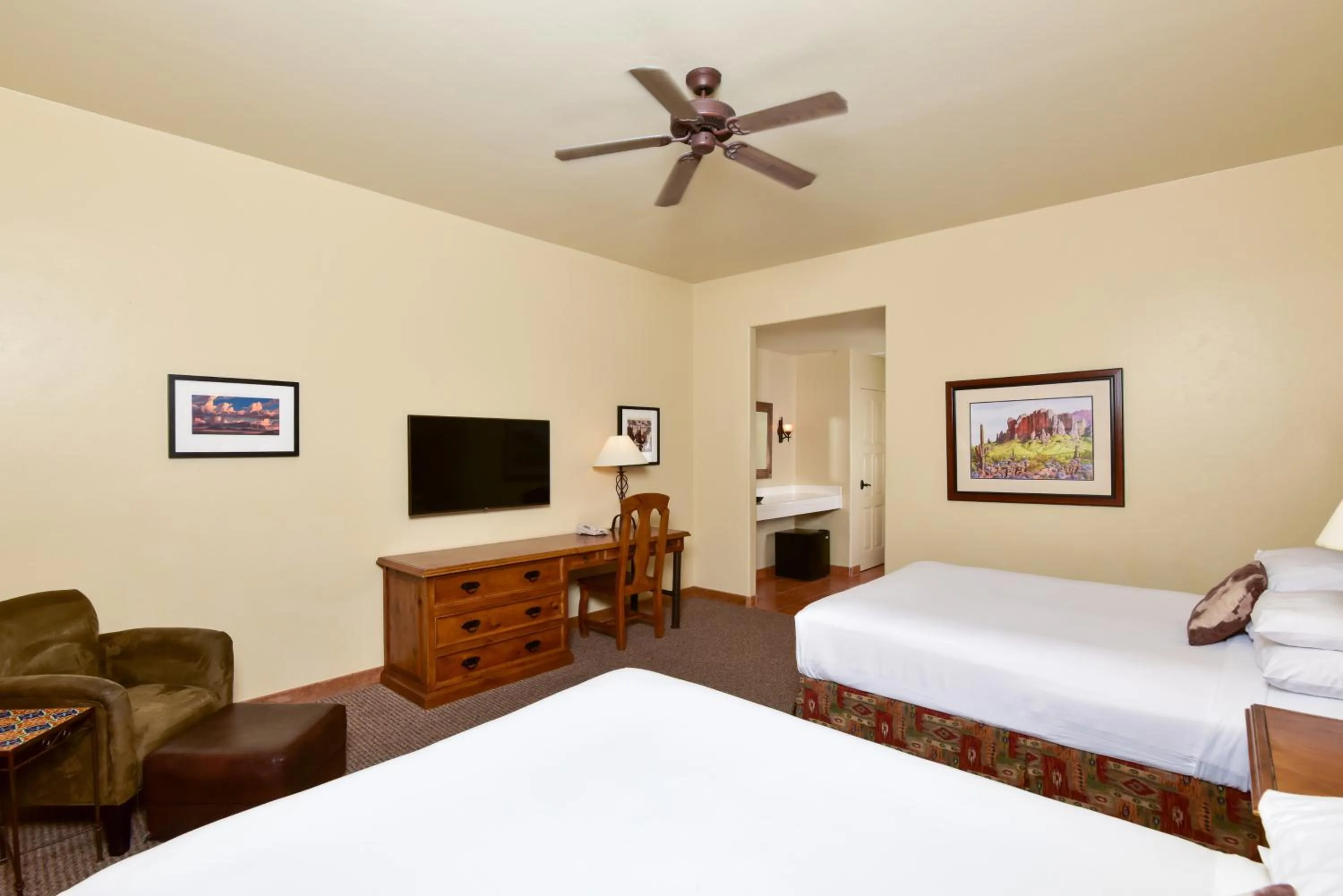 Bedroom, Bed in Lodge On The Desert