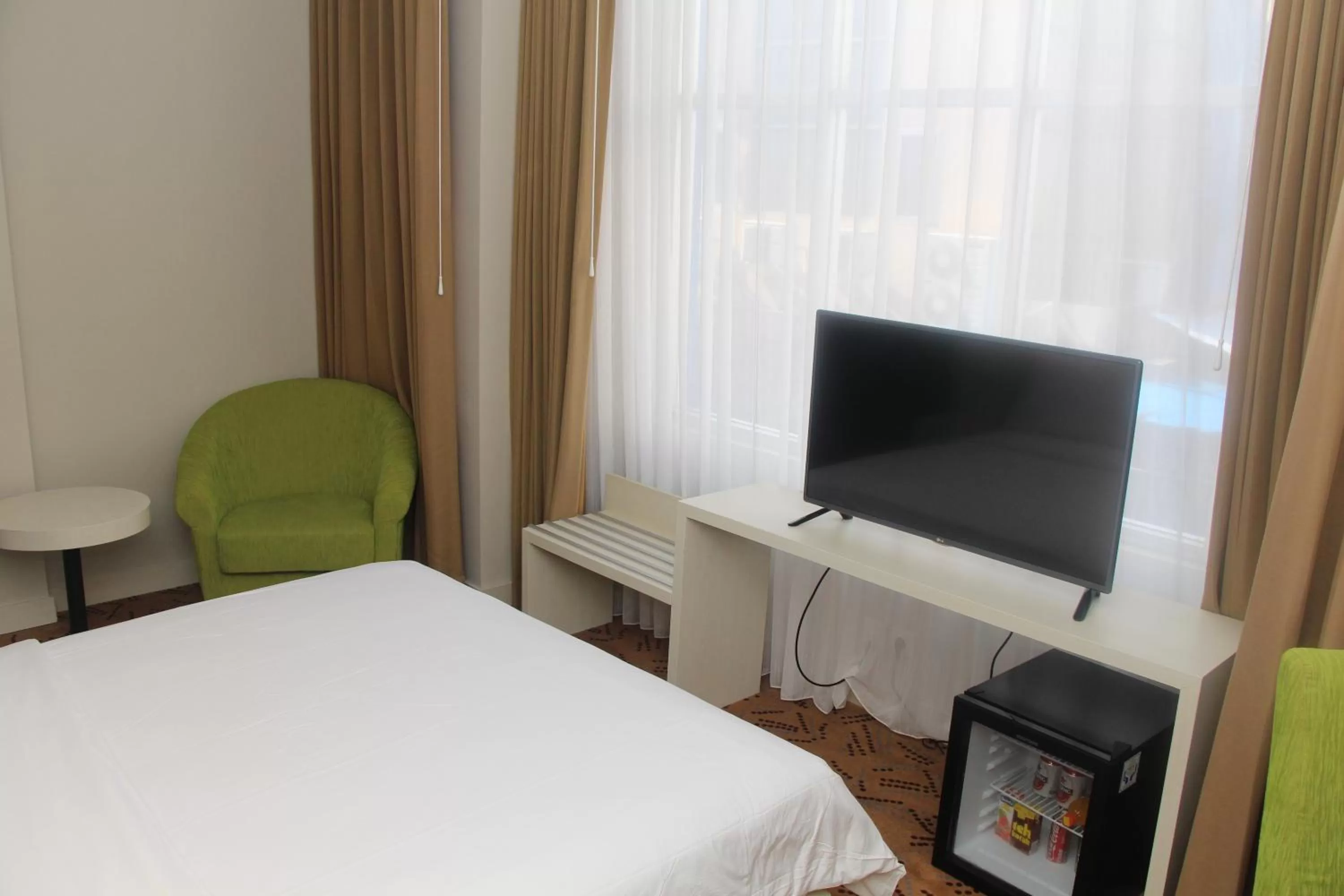 TV and multimedia, Bed in Swiss-Belinn Balikpapan
