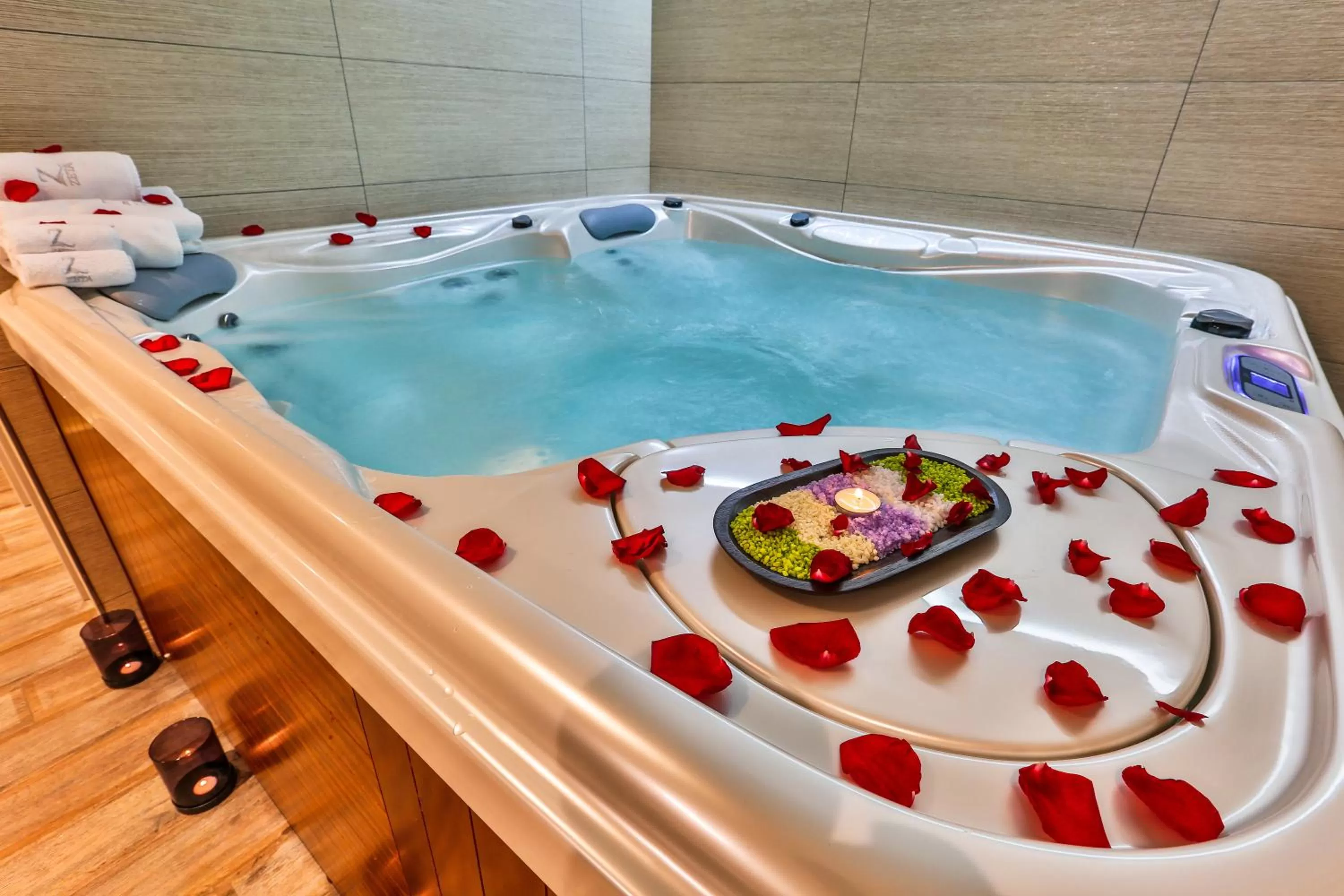 Hot Tub in Hotel Zeta