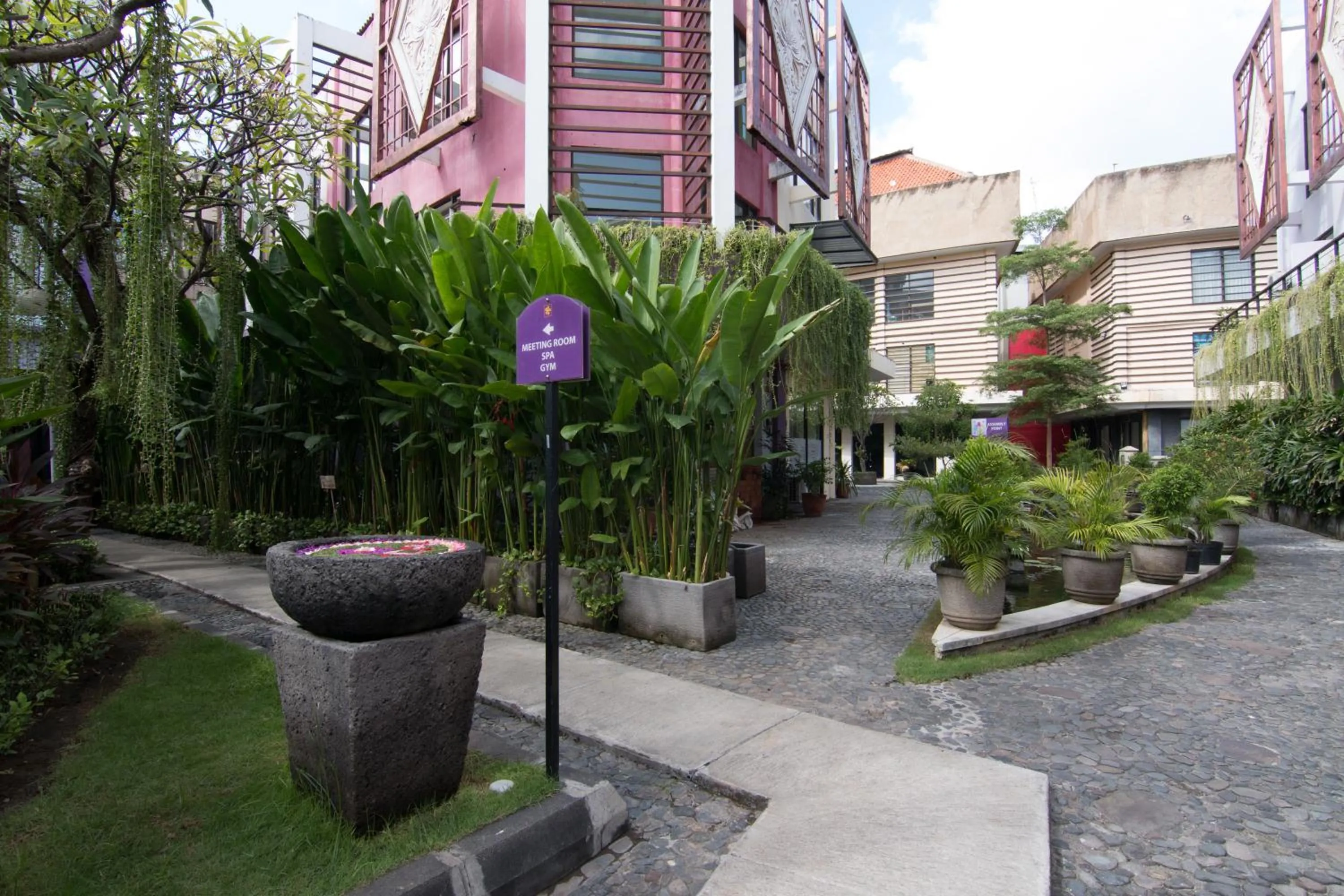 Restaurant/places to eat in Kuta Central Park Hotel