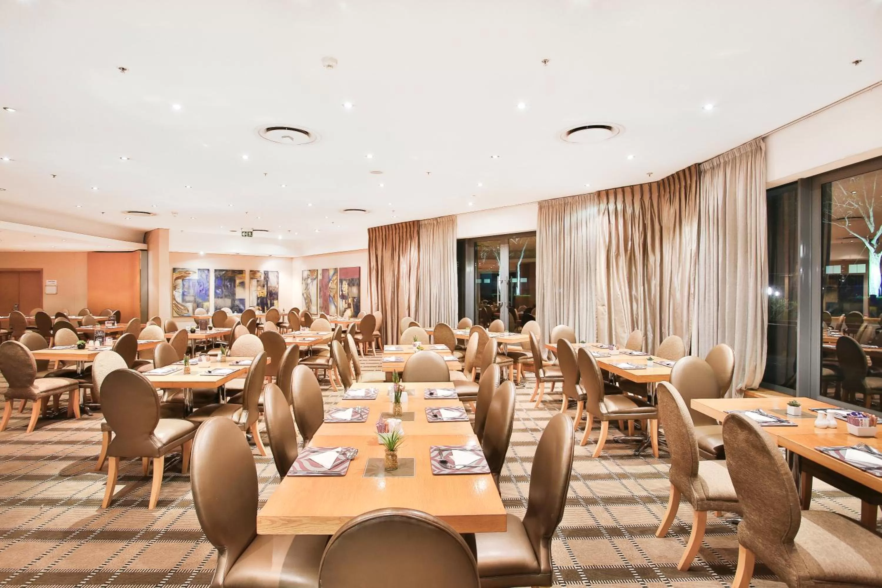 Restaurant/places to eat in RH Hotel & Apartments - Pretoria
