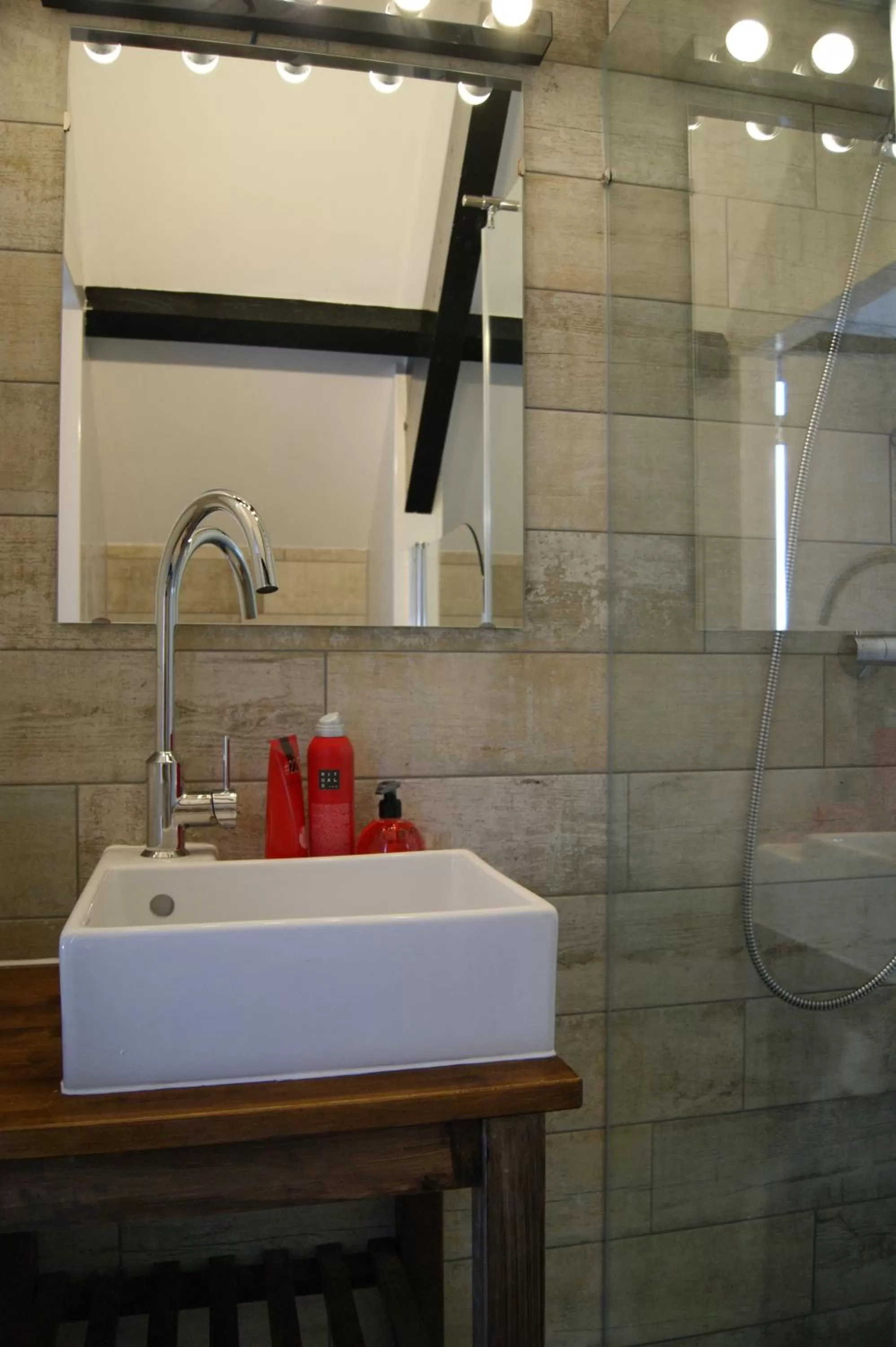 Bathroom in Bed&Breakfast Maasland