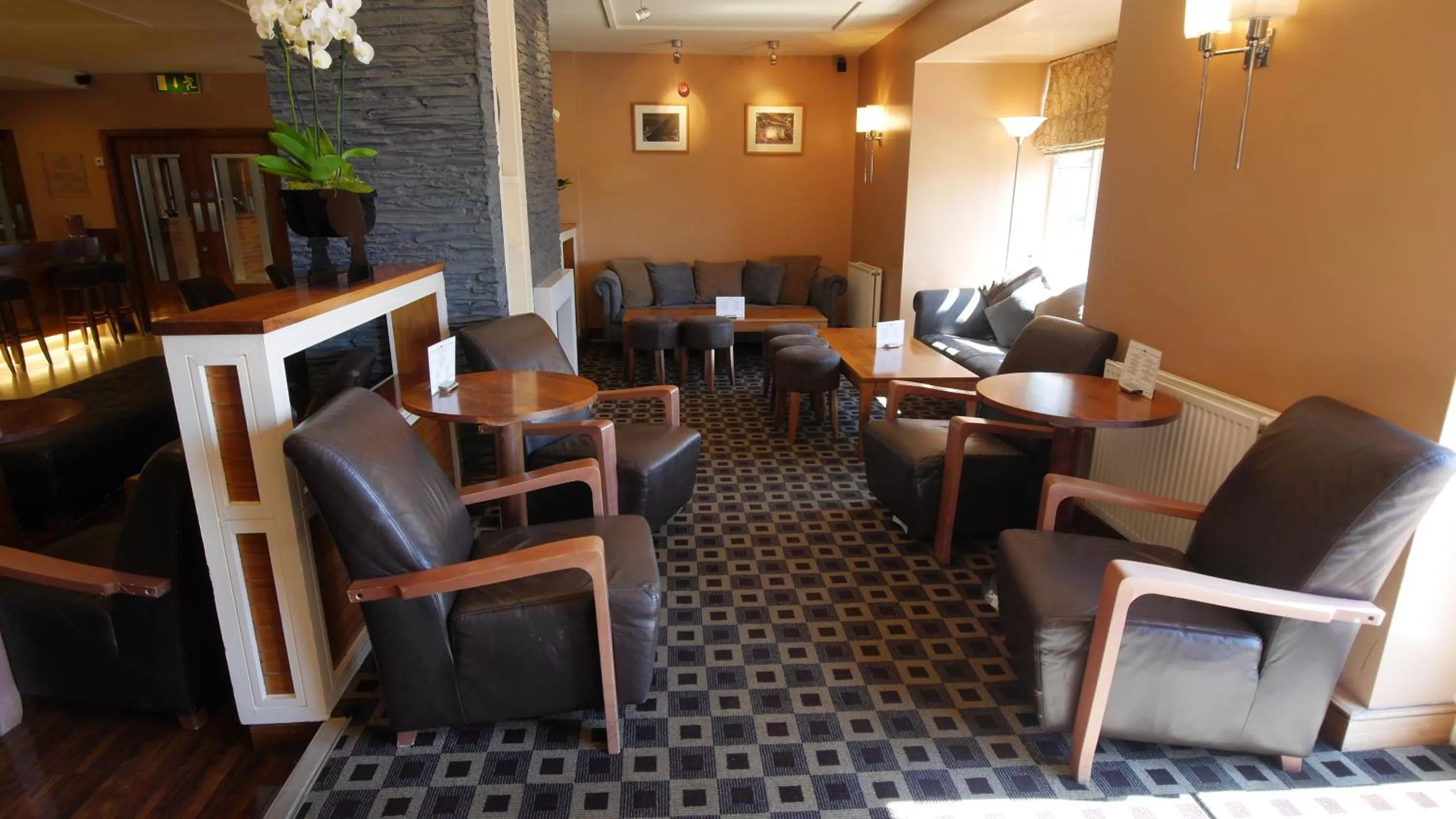 Lounge or bar in The Big Blue Hotel - Blackpool Pleasure Beach