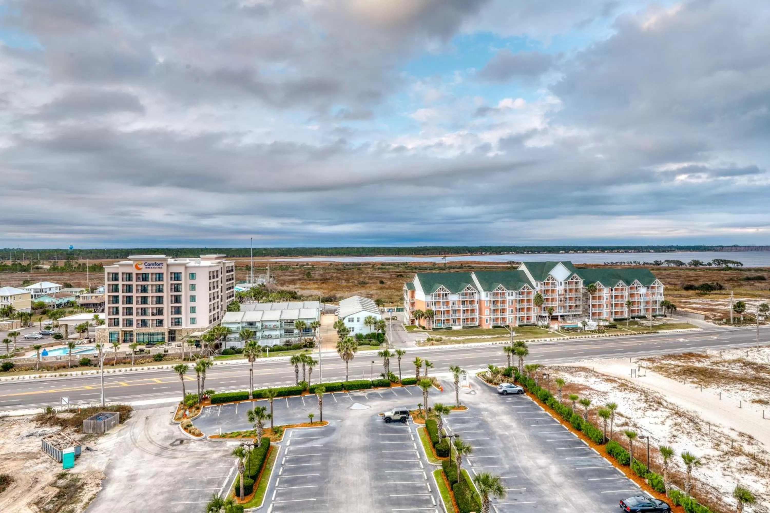 Bird's-eye View in Royal Palms #1006