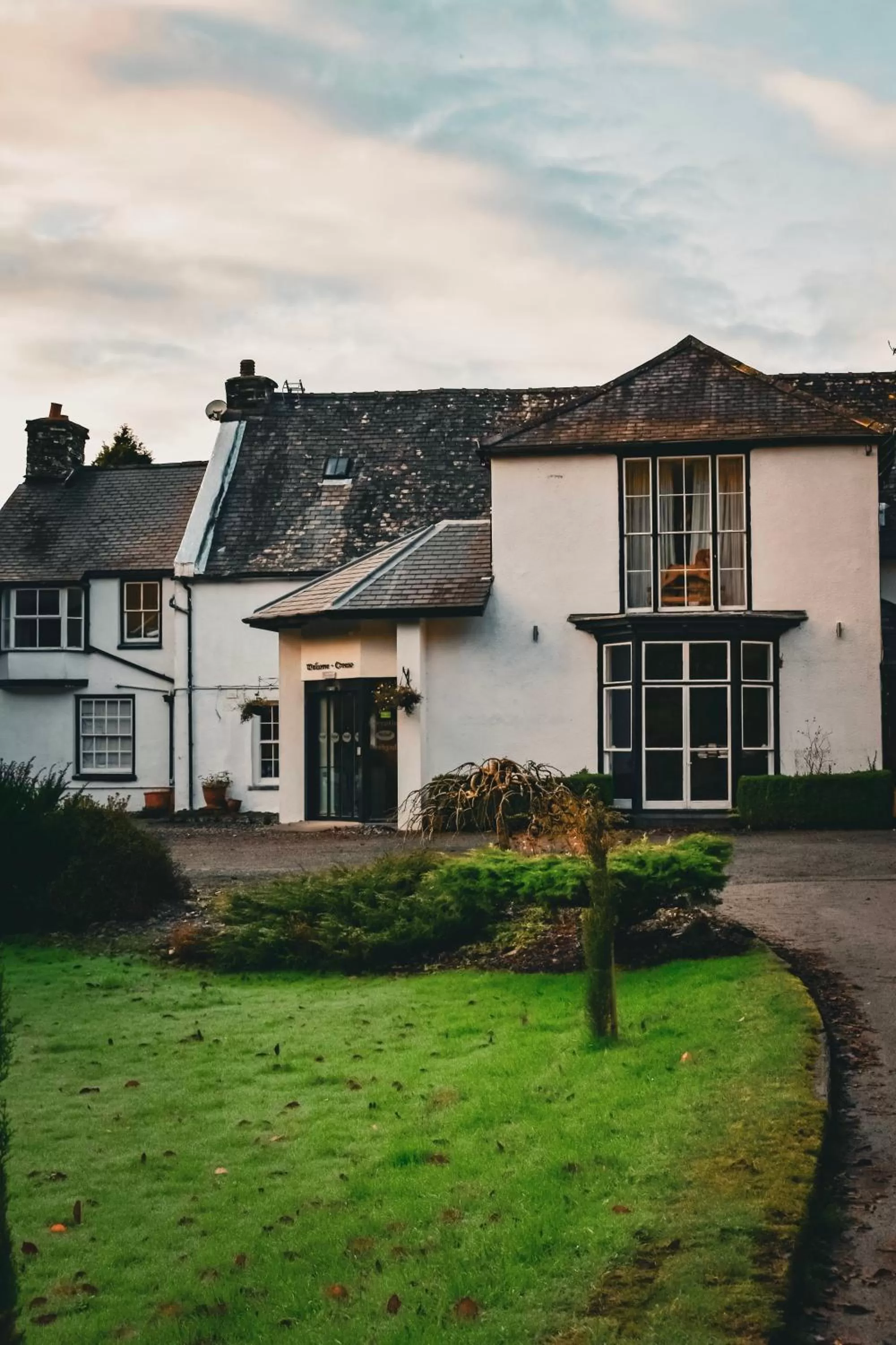 Property building in Plas Dolguog