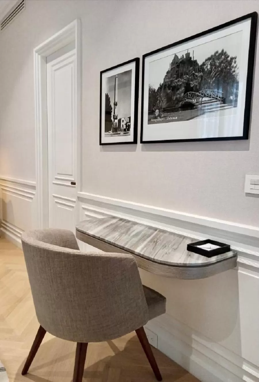 Living room in The Alest Hotel