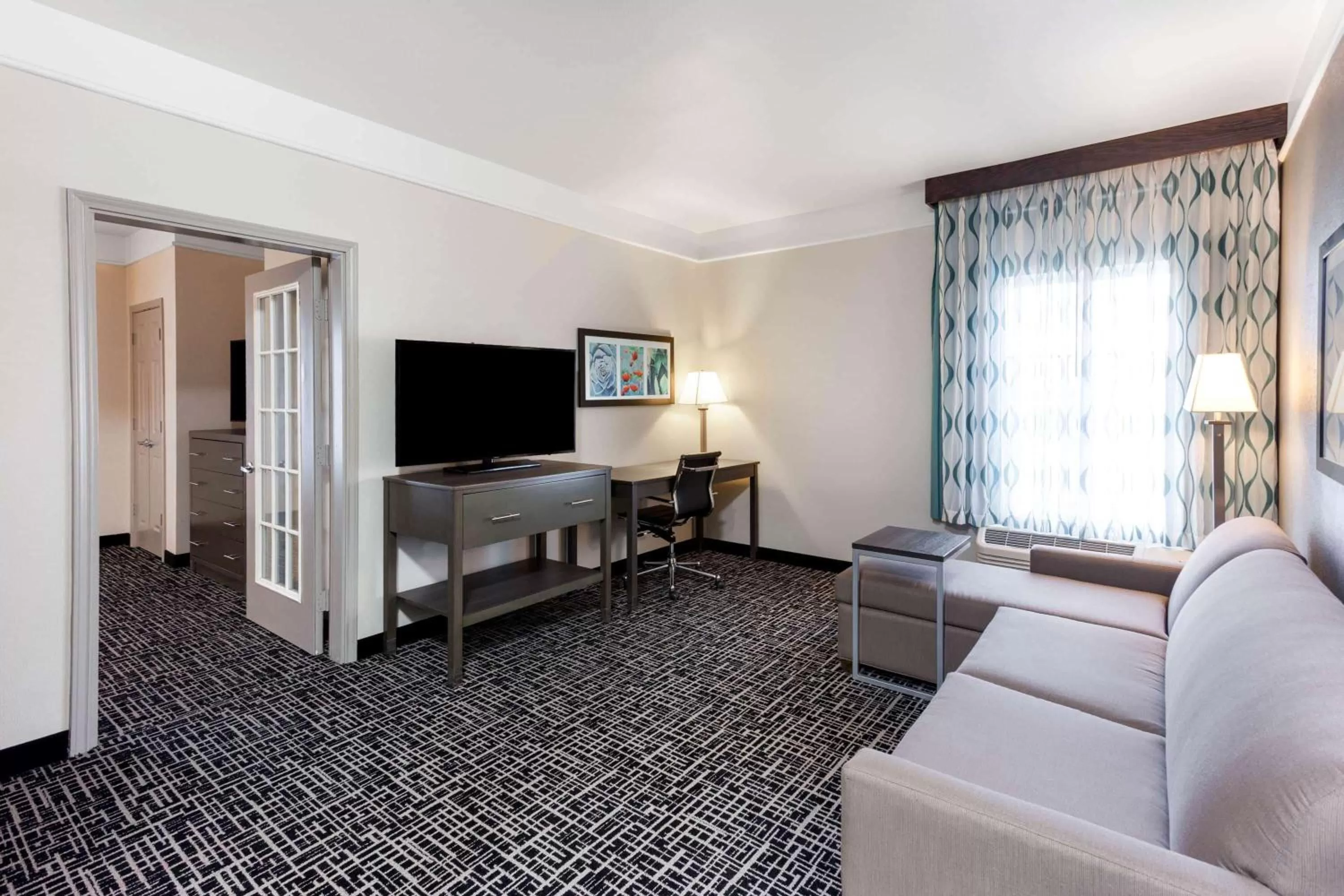 Photo of the whole room in La Quinta by Wyndham Seguin