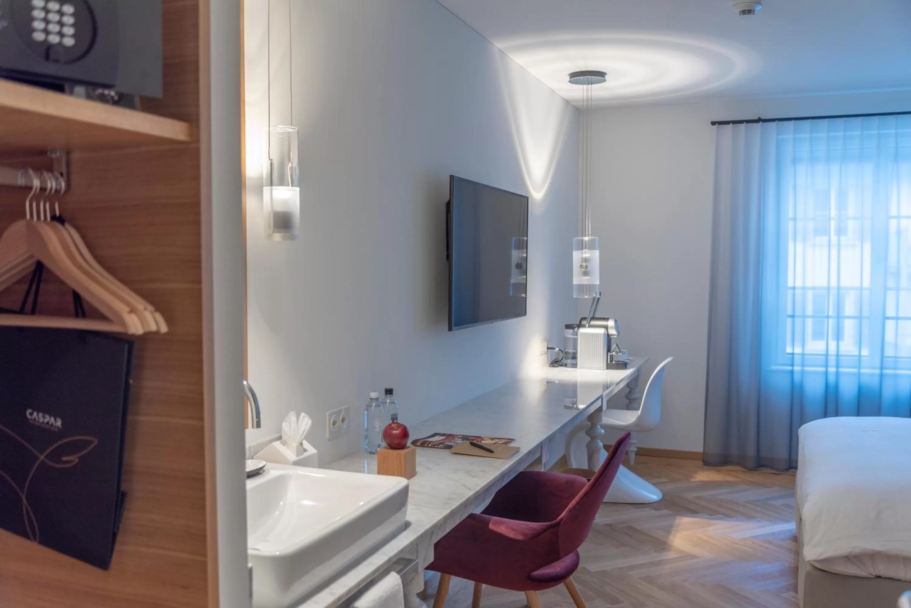 TV and multimedia, Bed in CASPAR Swiss Quality Hotel