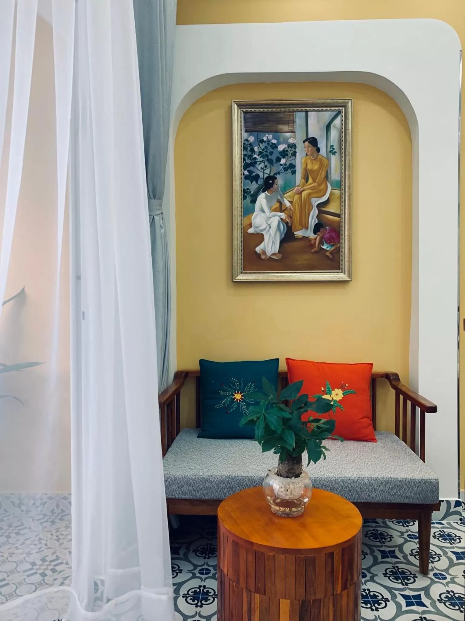 Seating area in Chez Mimosa Local - Free Laundry