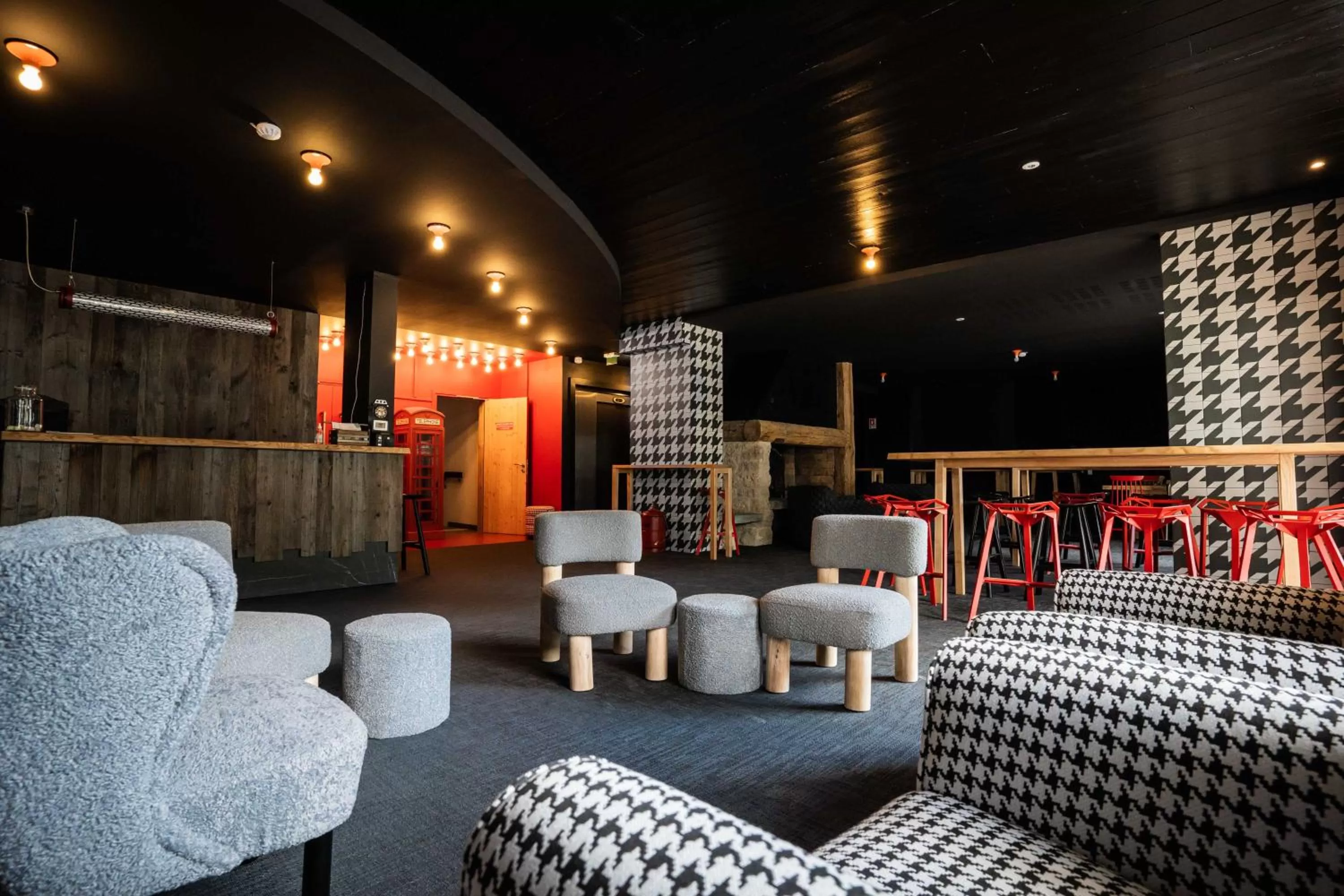 Lobby or reception in Hôtel Le Cristal Lodge - TERRESENS